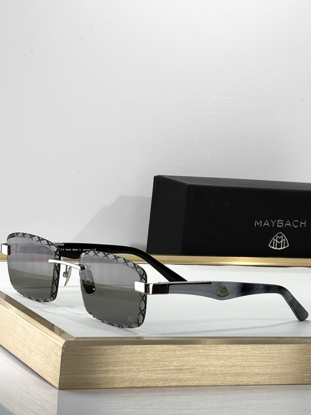 TOP QUALITY 
MAYBACH
MOD：THE ARTIST V
Size：58口18-140