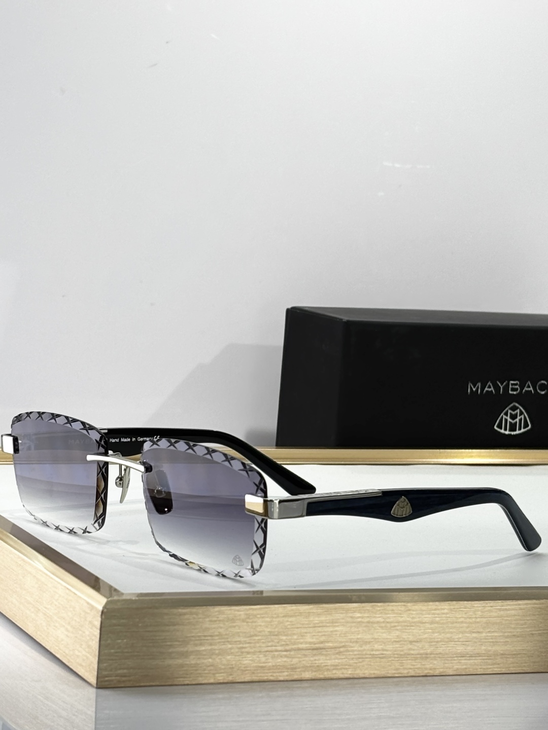 TOP QUALITY 
MAYBACH
MOD：THE ARTIST V
Size：58口18-140
