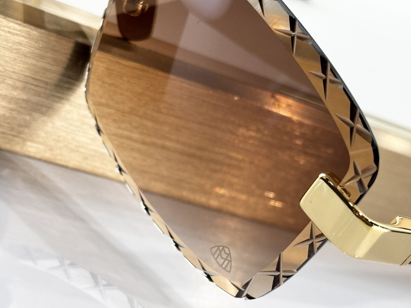 Photo chromic
MAYBACH
MOD：THE ARTIST V
Size：58口18-14