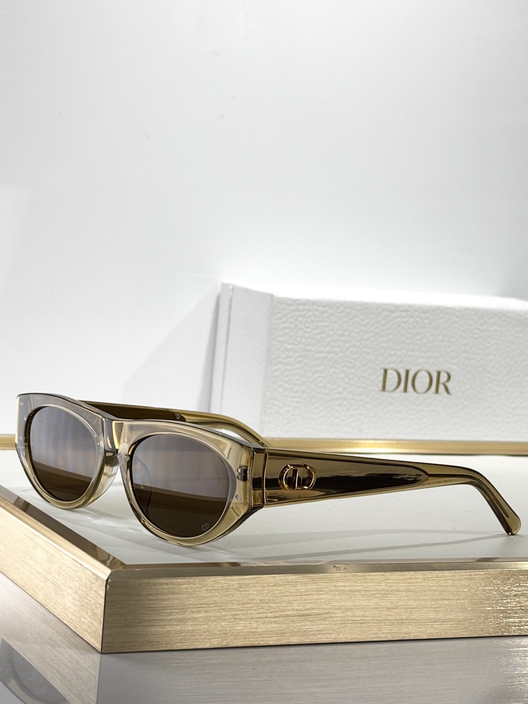  Dio*
MODEL：GlowB2F
SIZE：56口18-140 
