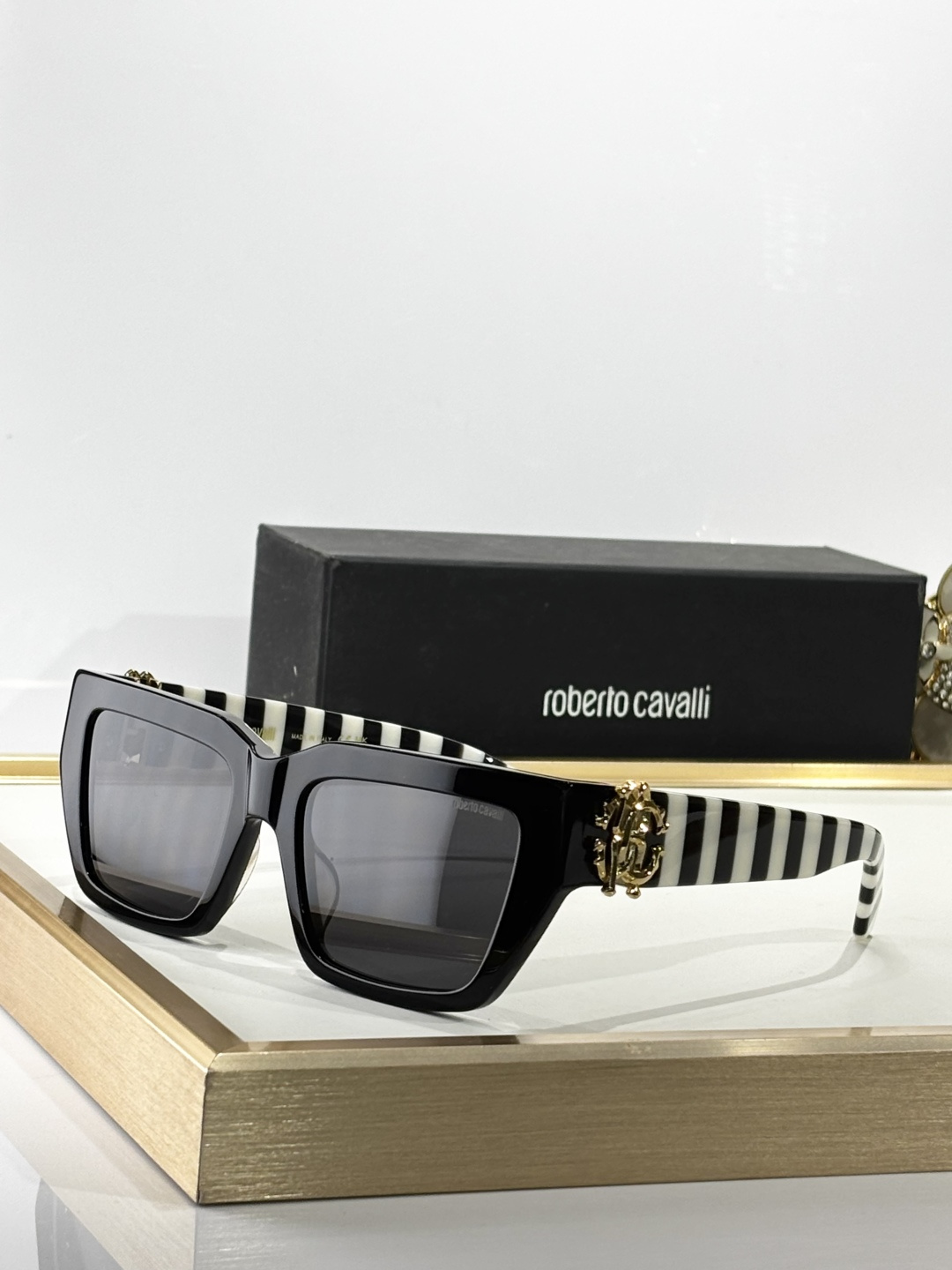  Roberto Cavalie*
MODEL：SRC016M
SIZE：55口19-140
