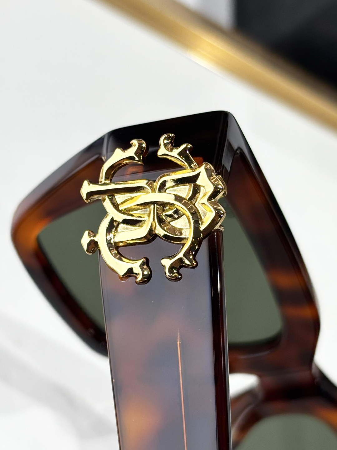  Roberto Cavalie*
MODEL：SRC016M
SIZE：55口19-140
