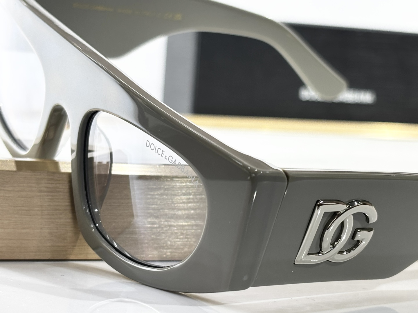  Dolce&Gabban*
MODEL：DX4004
SIZE：52口21-142
