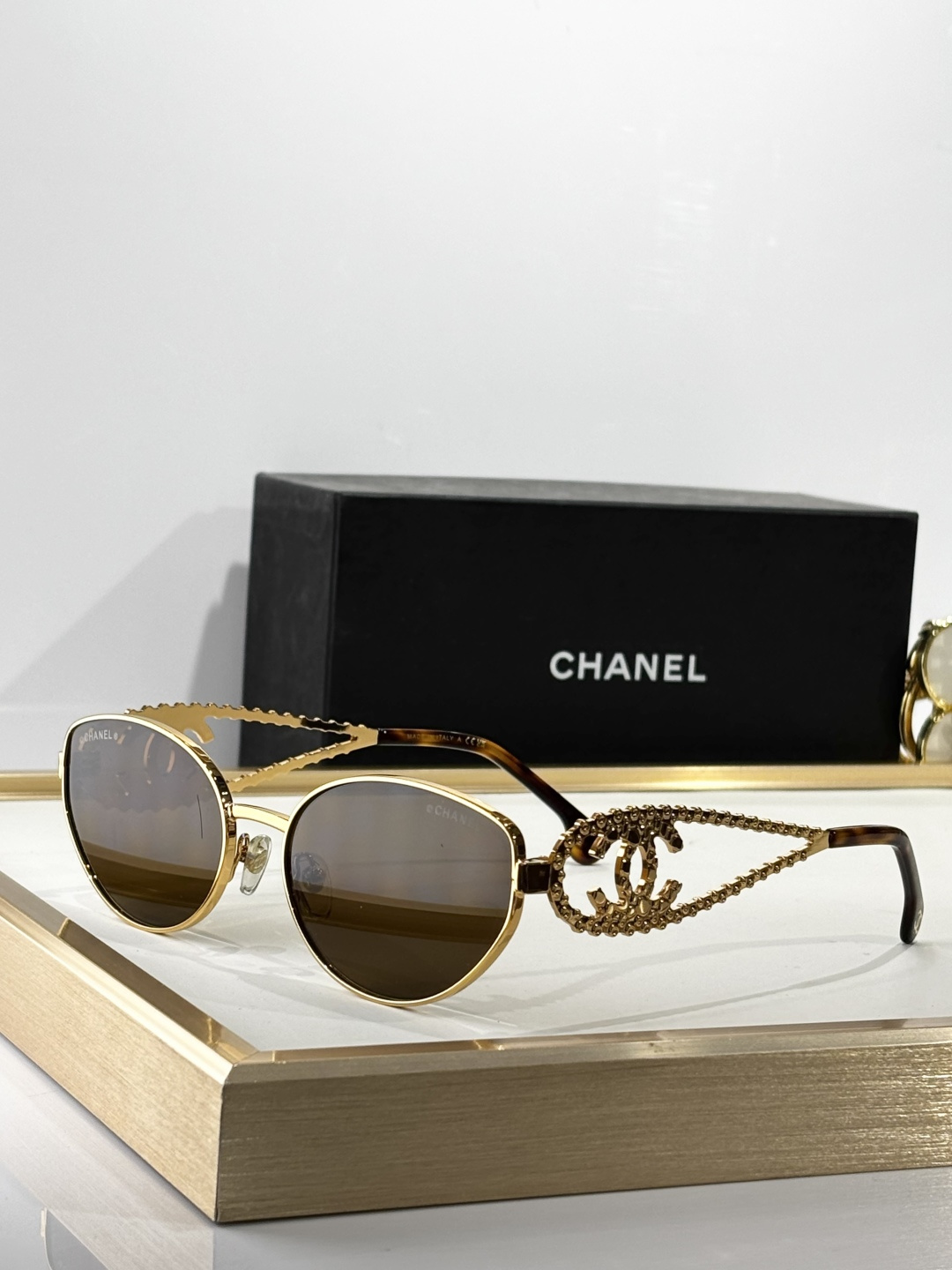  CHANEL
MODEL：A95107
SIZE：60口19-150
