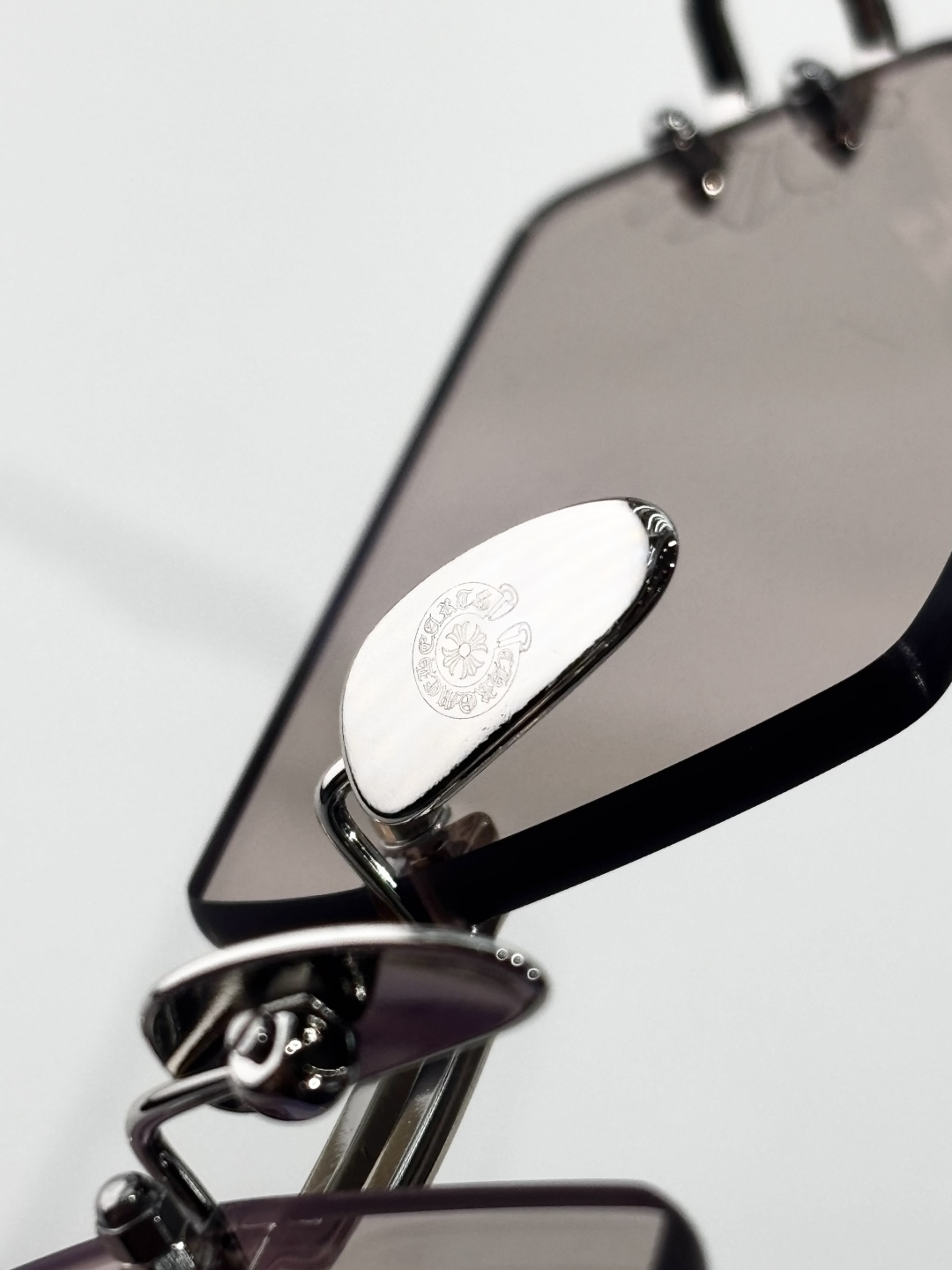 Chrome Heart*Mod：LORDIESize：58口15-134蔡司logo复古做旧金属装饰l