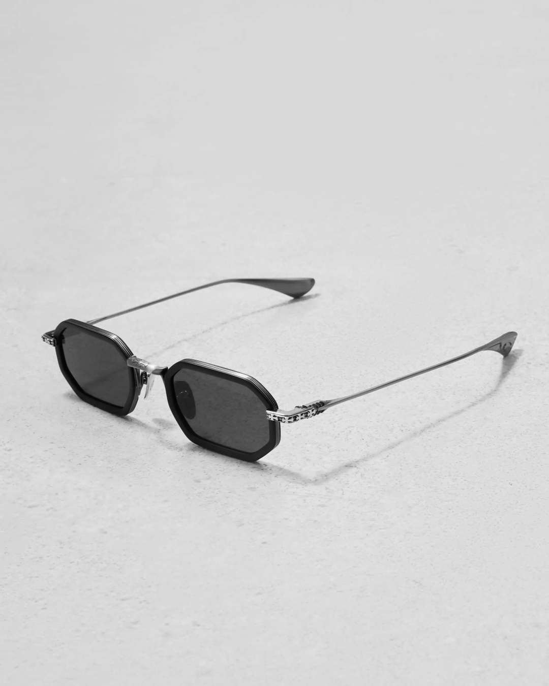 𝘾𝙝𝙧𝙤𝙢𝙚 𝙃𝙚𝙖𝙧𝙩𝙨 Mod：STYLIDA Size：49-24-148 手工打磨抛光 立体logo彰显品质 Z
