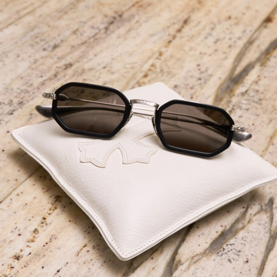 𝘾𝙝𝙧𝙤𝙢𝙚 𝙃𝙚𝙖𝙧𝙩𝙨 Mod：STYLIDA Size：49-24-148 手工打磨抛光 立体logo彰显品质 Z