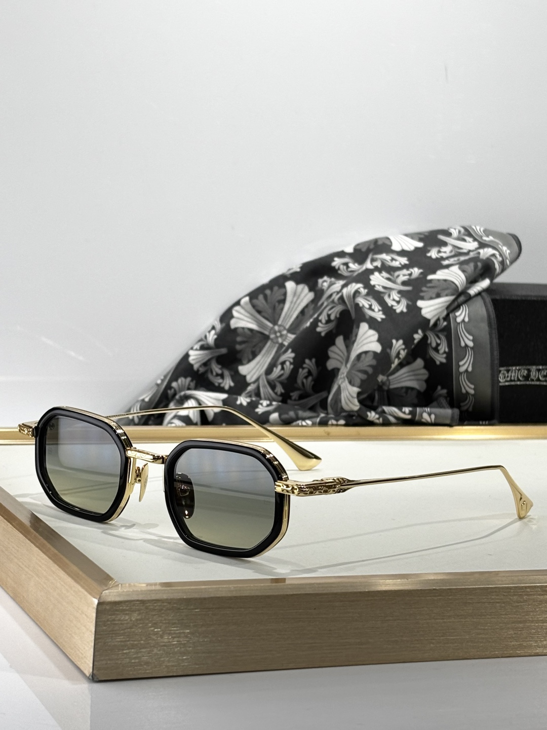 𝘾𝙝𝙧𝙤𝙢𝙚 𝙃𝙚𝙖𝙧𝙩𝙨 Mod：STYLIDA Size：49-24-148 手工打磨抛光 立体logo彰显品质 Z