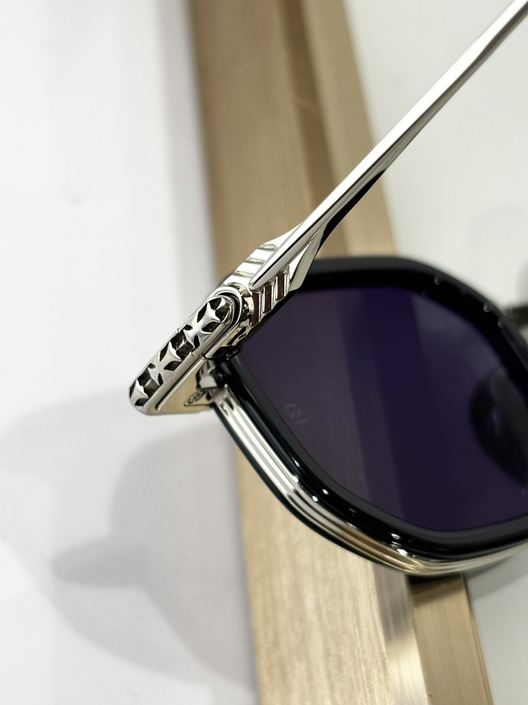 𝘾𝙝𝙧𝙤𝙢𝙚 𝙃𝙚𝙖𝙧𝙩𝙨 Mod：STYLIDA Size：49-24-148 手工打磨抛光 立体logo彰显品质 Z