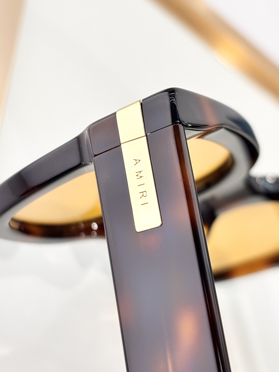 AMIRIOriginal Mod:Classic XA41763Size:51.5口22.5145美国