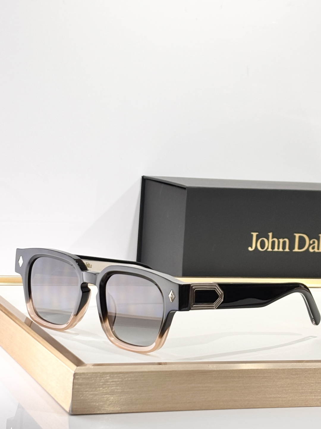 JOHN DaliaMODEL：Project 01SIZE：49口21-145