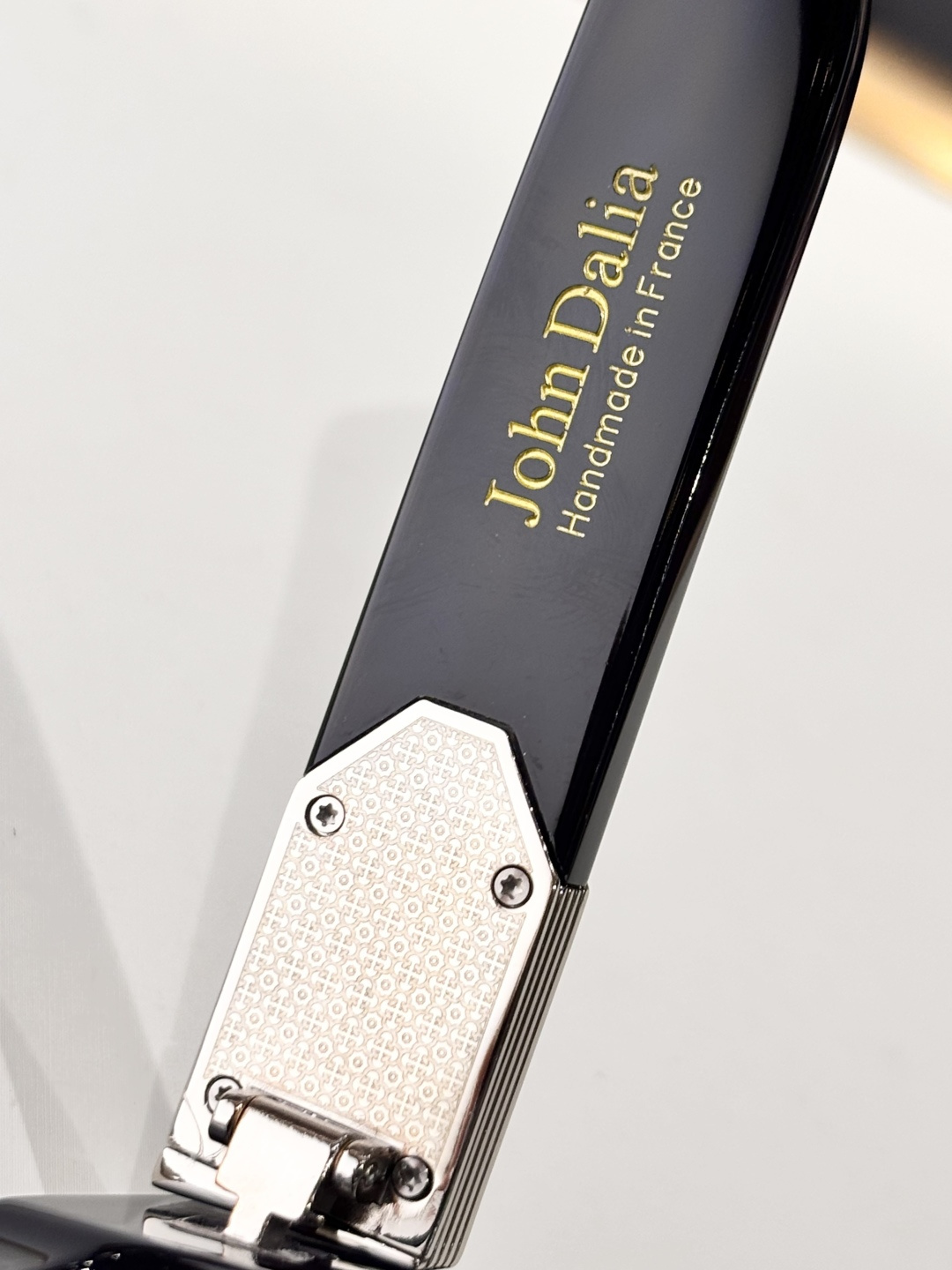 John DaliaMODEL：Project3SIZE：51口19-145盒子另计