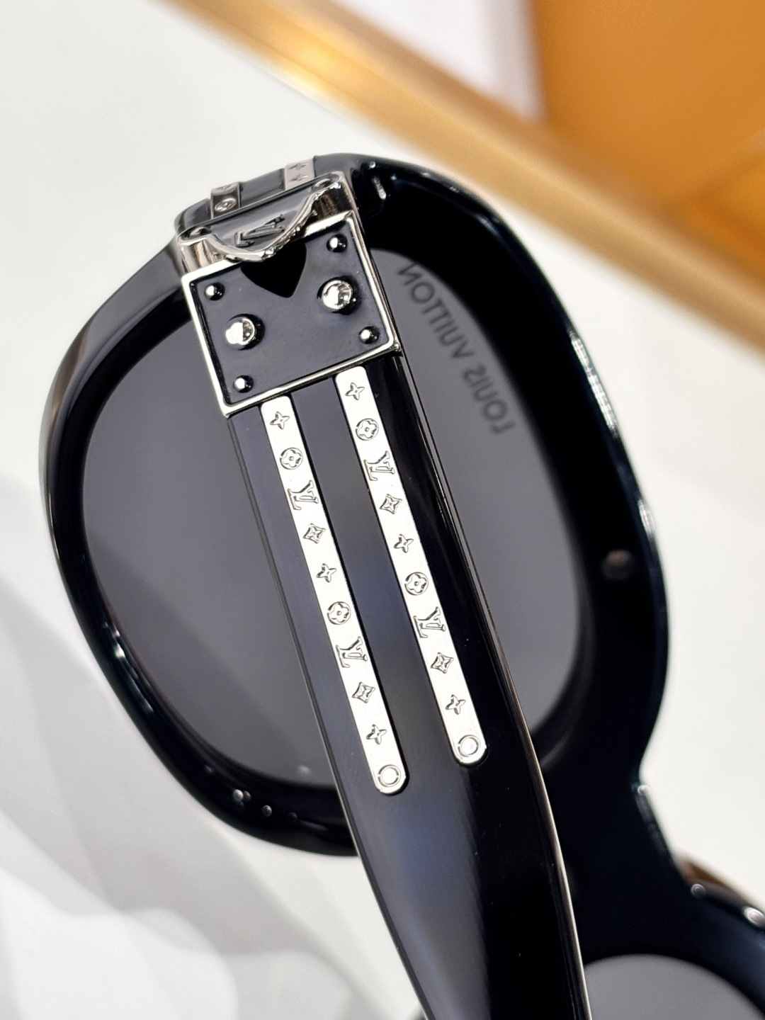 LOUISMOD:Z2721USIZE:58-20-135