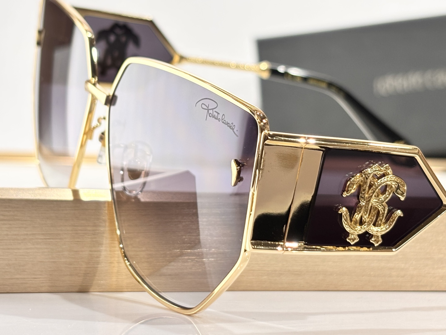 Oversized Roberto Cavalie*MODEL：SRC092SIZE：64口13-140