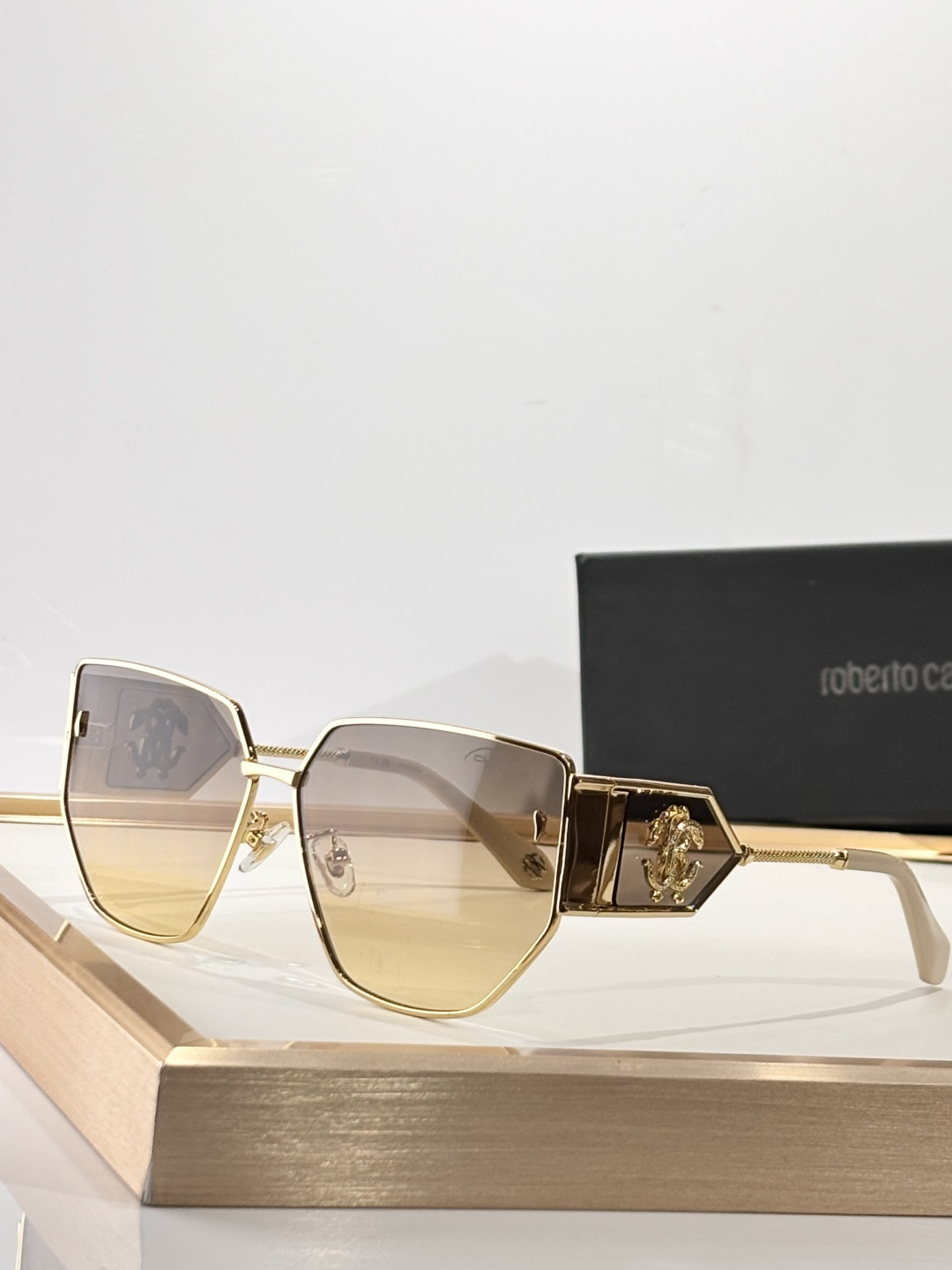 Oversized Roberto Cavalie*MODEL：SRC092SIZE：64口13-140