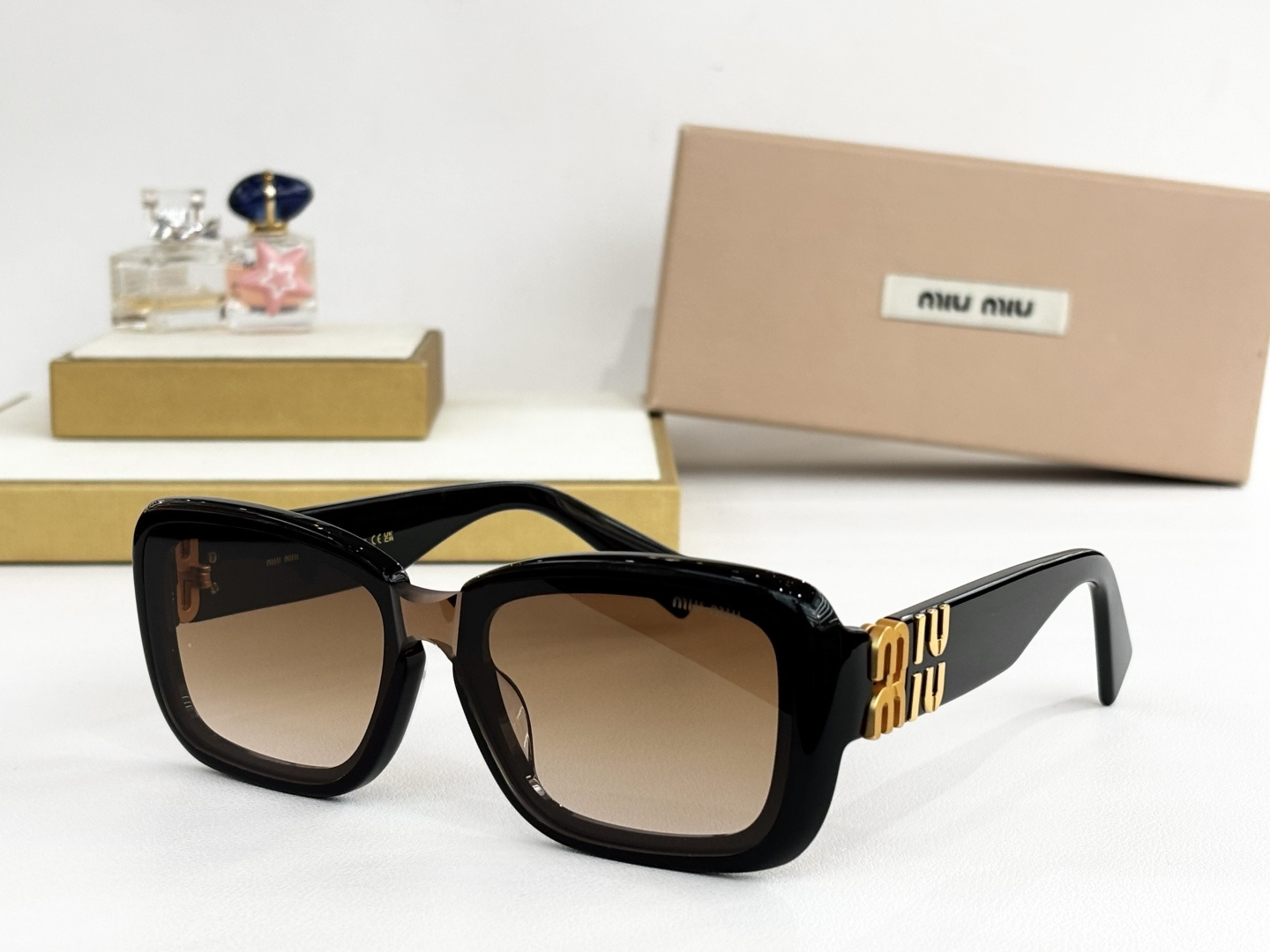 MIU MI*MOD：MU 145AVSize：52口21 140