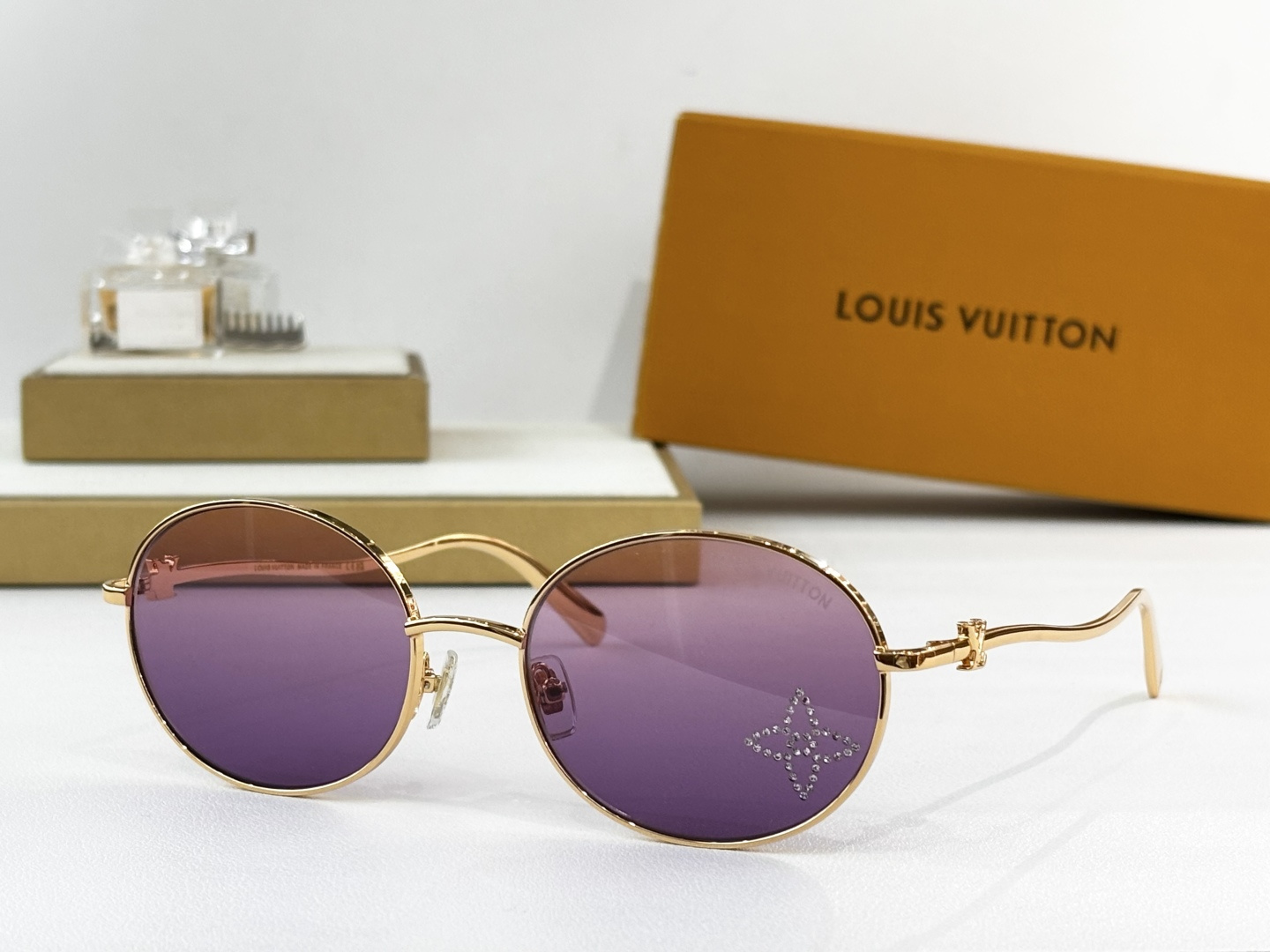 LOUIS VUITTO*MODEL：Z1666SIZE：55口19-145