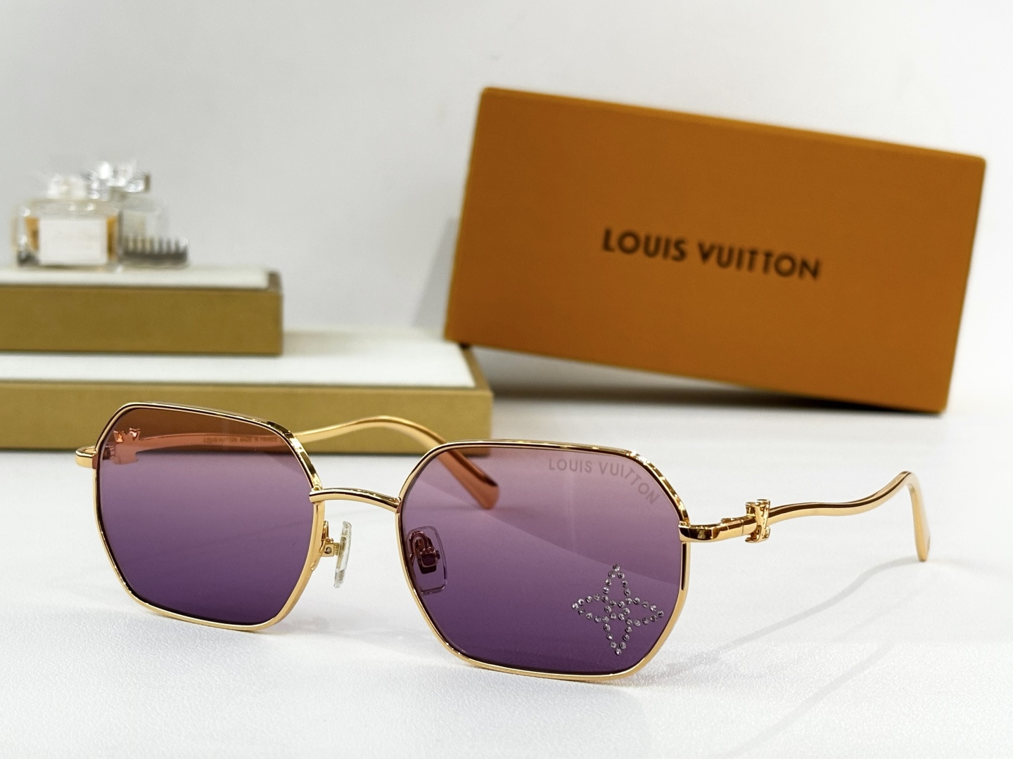 LOUIS VUITTO*MODEL：Z1667LUSIZE：55口19-145