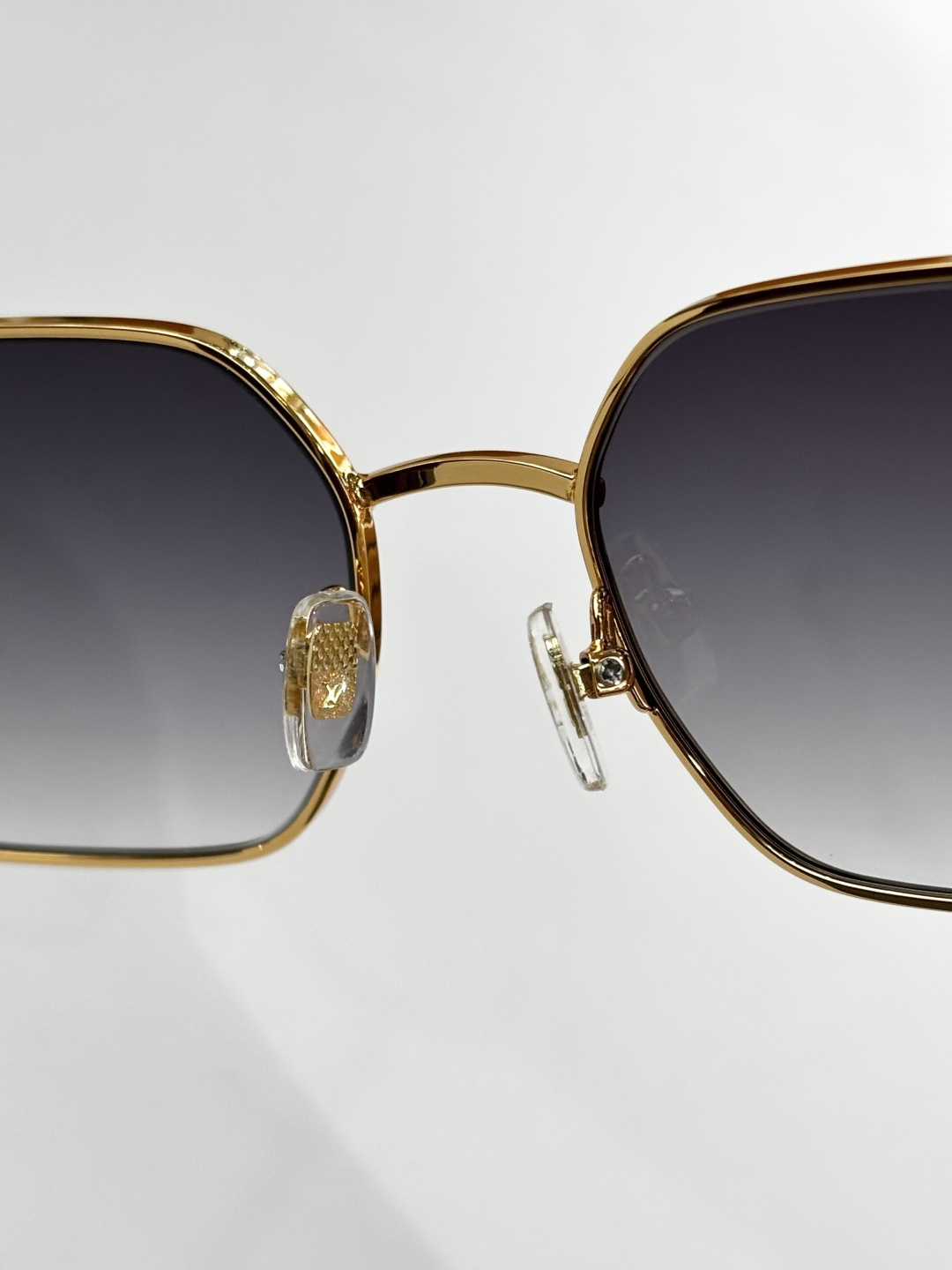 LOUIS VUITTO*MODEL：Z1667LUSIZE：55口19-145