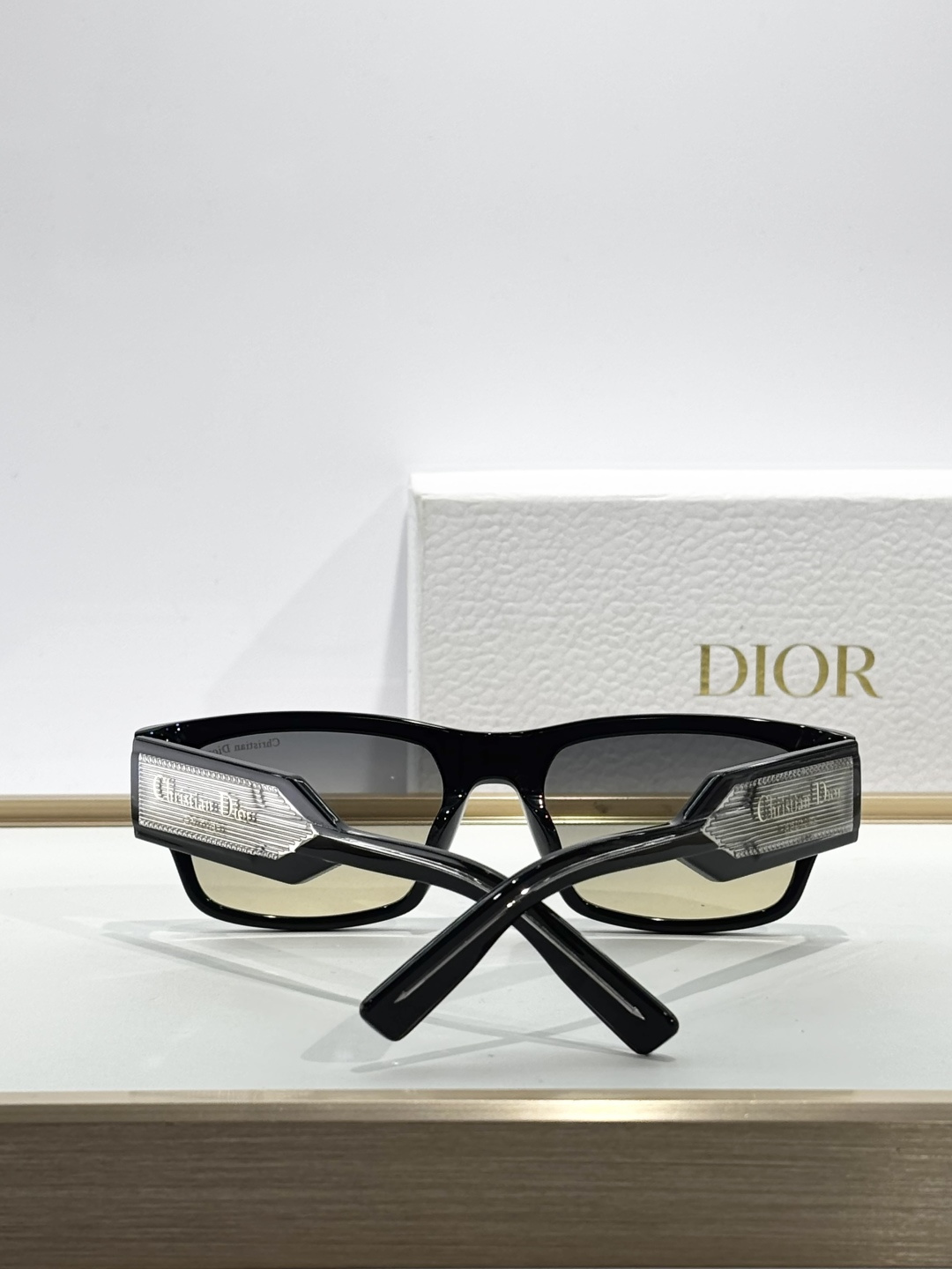 DIORMOD：Christian Dior LabeI S1ISize：54口19 145