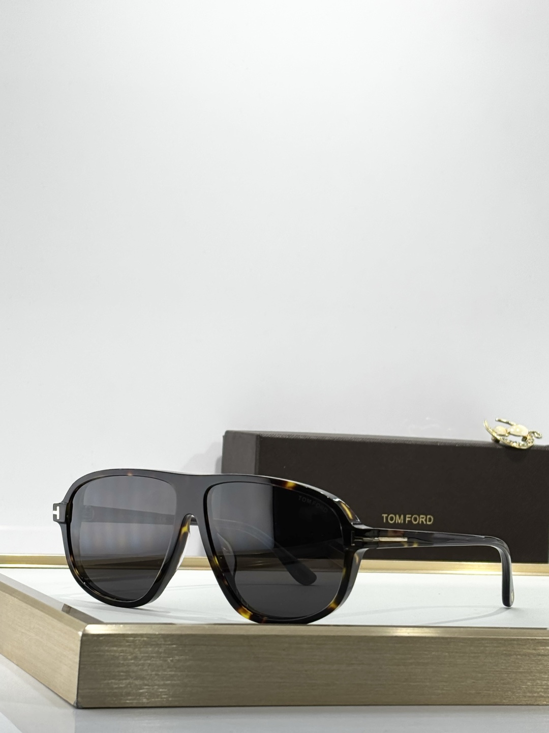 ￼ ￼ TOMFORD MOD: GUILLAUME （FT1208）𝑻𝒐𝒎𝒇𝒐𝒓𝒅Size: 61-1