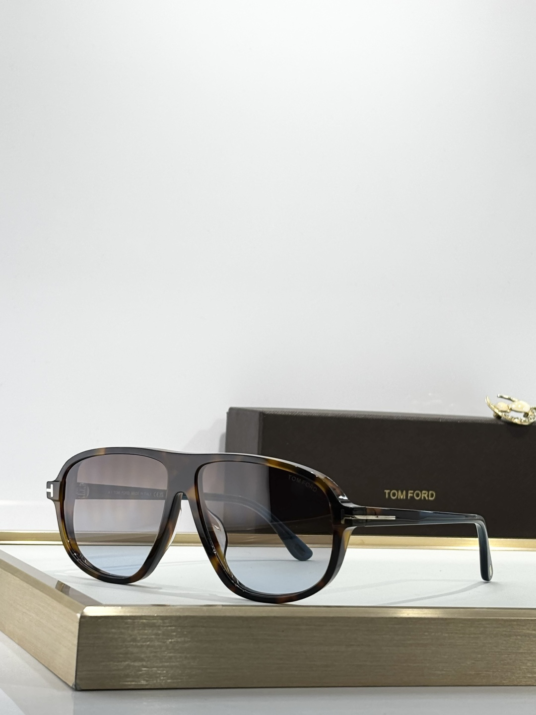 ￼ ￼ TOMFORD MOD: GUILLAUME （FT1208）𝑻𝒐𝒎𝒇𝒐𝒓𝒅Size: 61-1