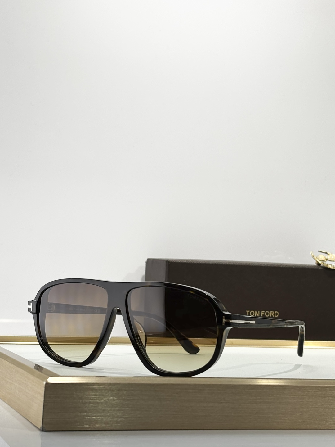 ￼ ￼ TOMFORD MOD: GUILLAUME （FT1208）𝑻𝒐𝒎𝒇𝒐𝒓𝒅Size: 61-1