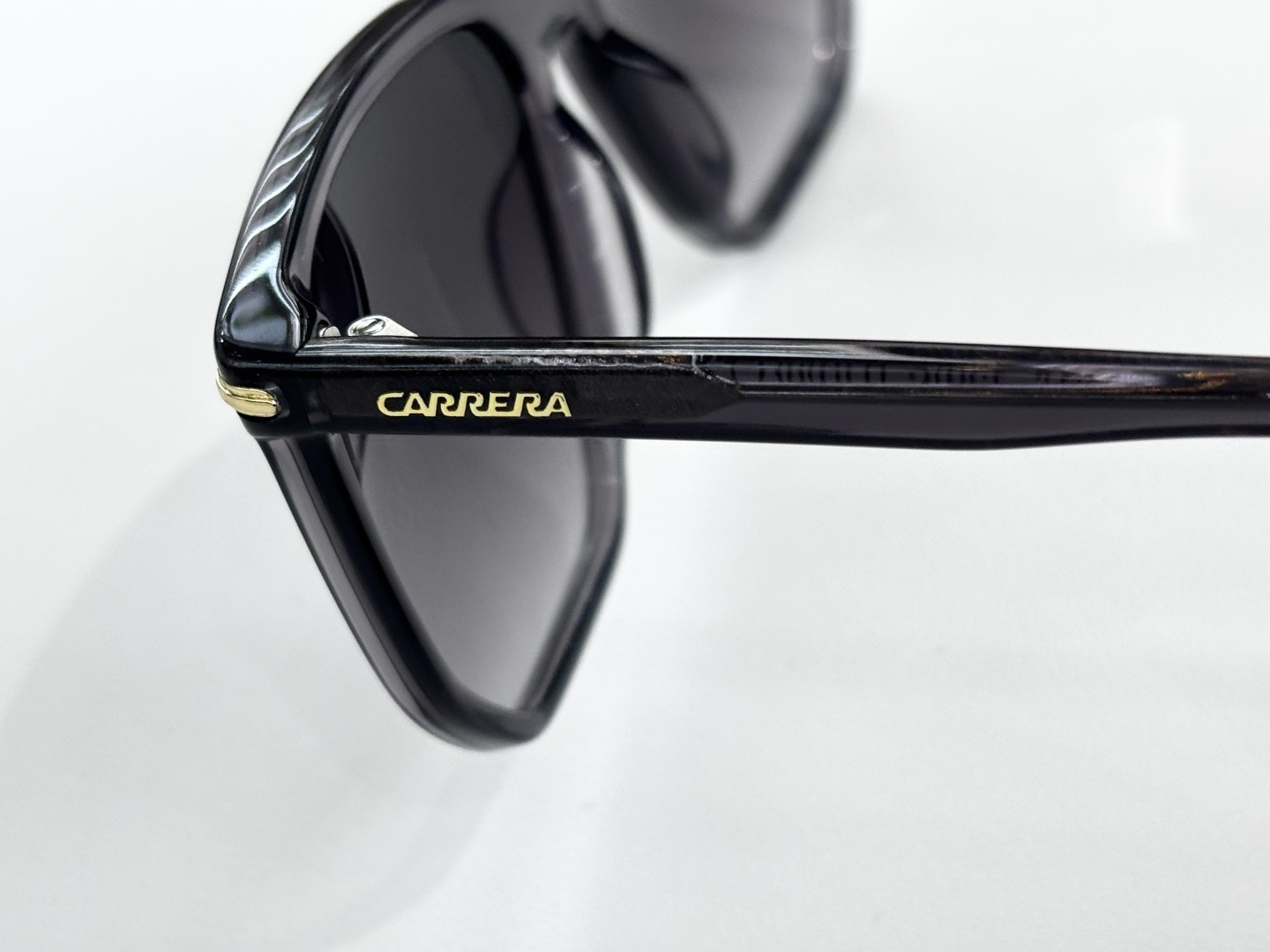 CARRER*MODEL：329/SSIZE：57-18-145