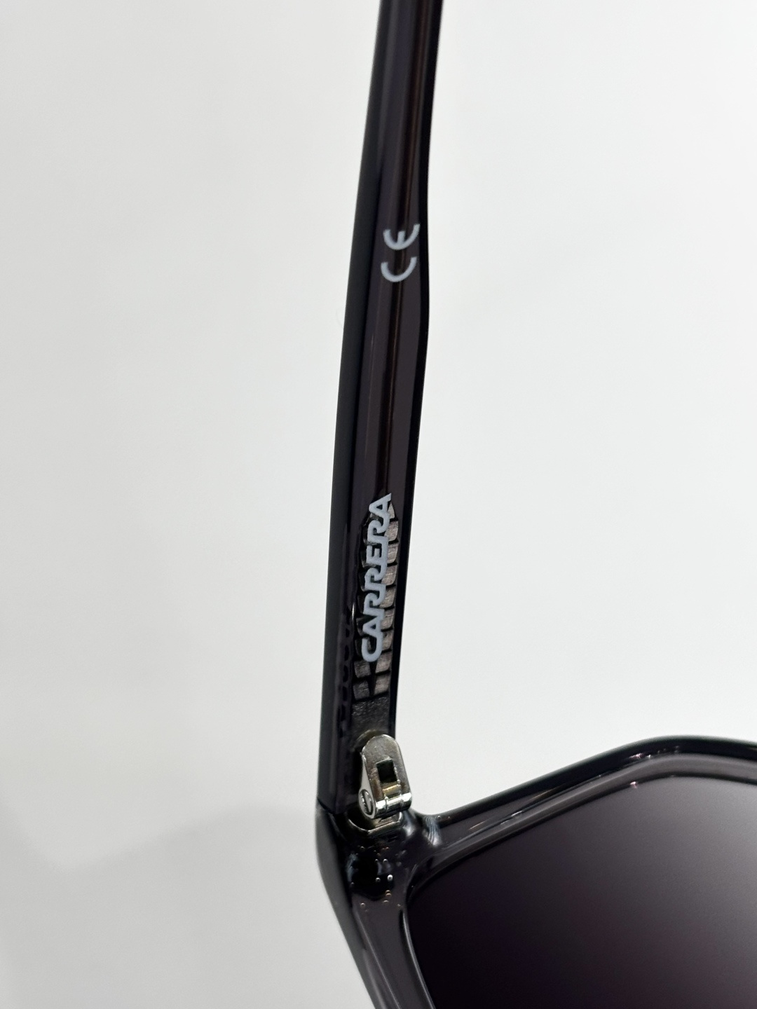 CARRER*MODEL：329/SSIZE：57-18-145