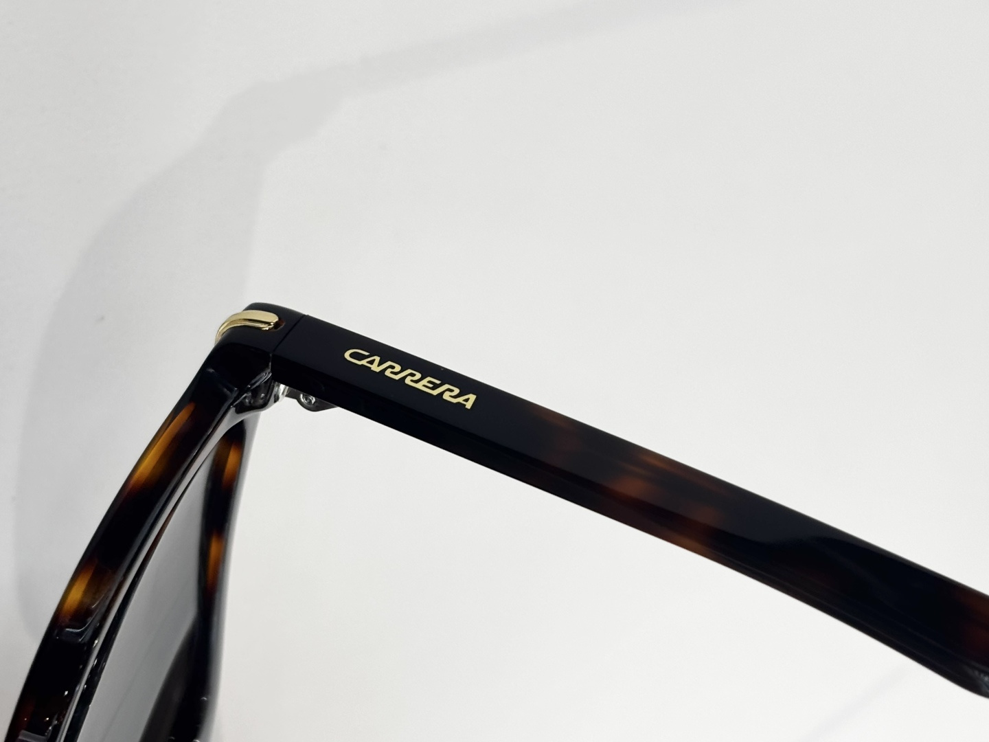 CARRER*MODEL：300/SSIZE：57-18-145