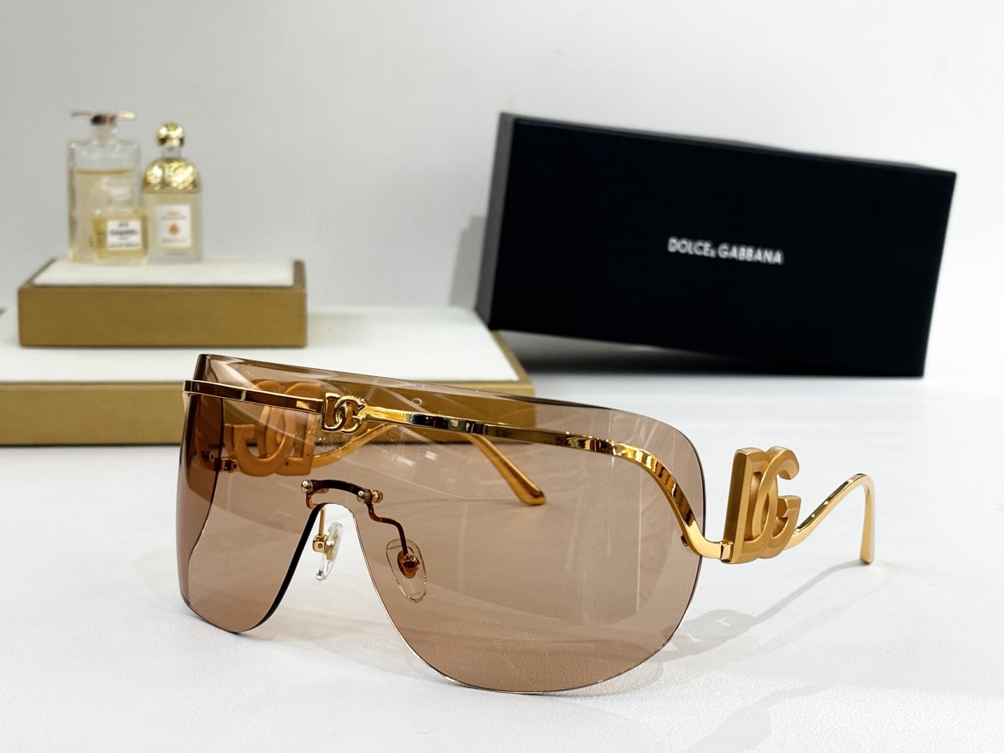 DOLCE & GABBAN*MODEL：DG2320SIZE:143口0-120