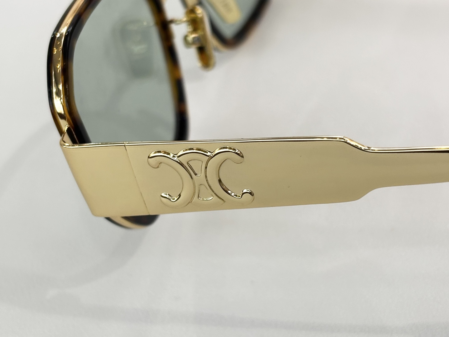 𝘾𝙀𝙇𝙄𝙉𝙀 MOD: CL40332FSize：52口22 145