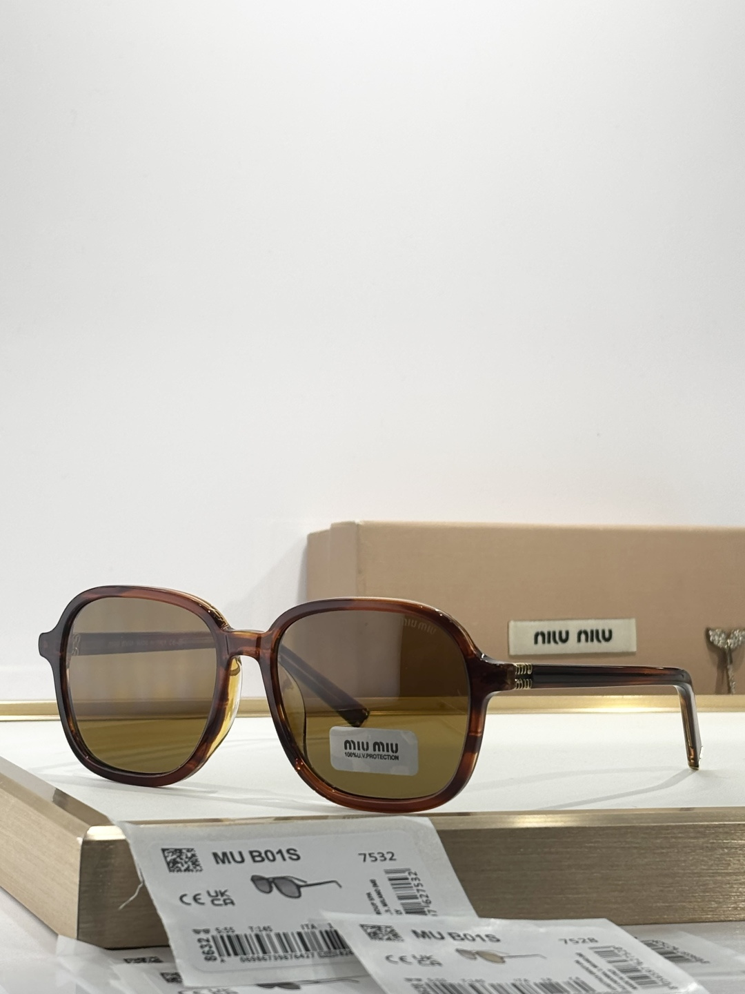 MIU MI*MOD：MU B01SSize：55口18 145