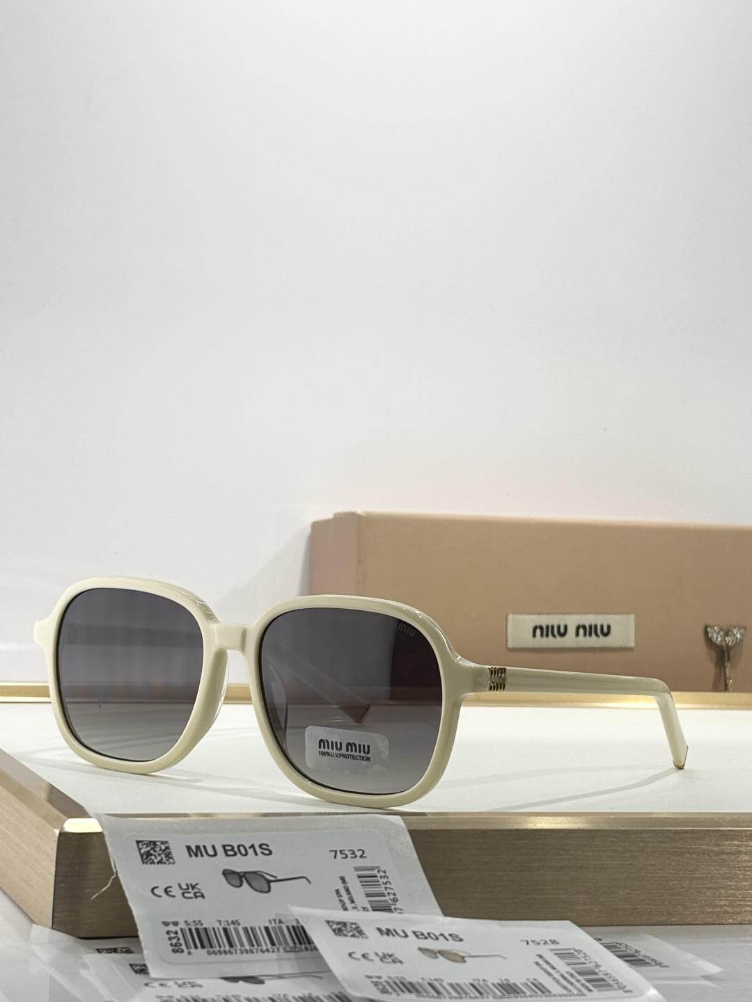 MIU MI*MOD：MU B01SSize：55口18 145