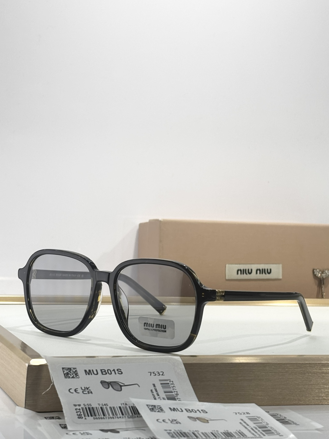 MIU MI*MOD：MU B01SSize：55口18 145