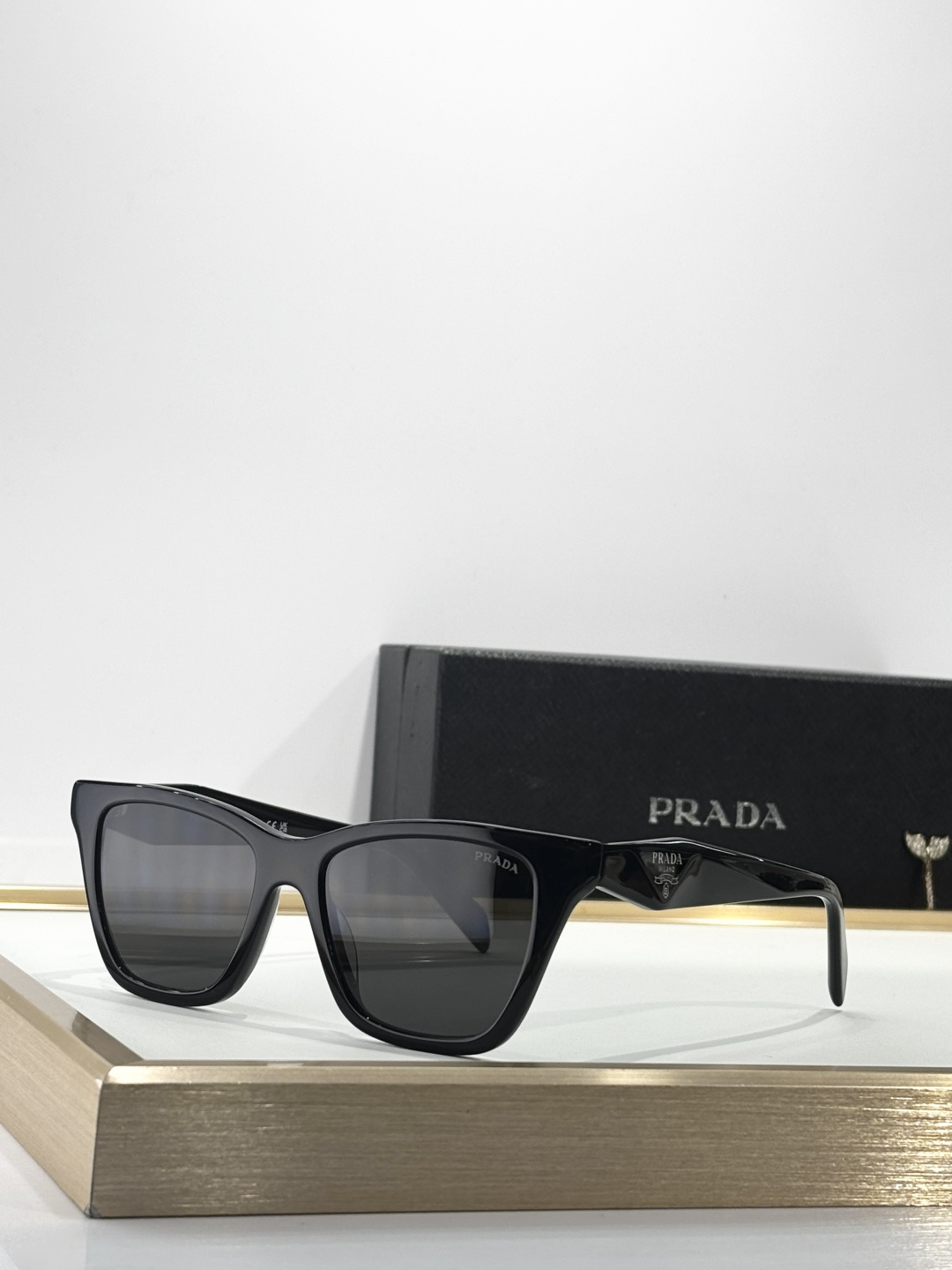 PRADAMOD：SPR C07Size：51口18 145