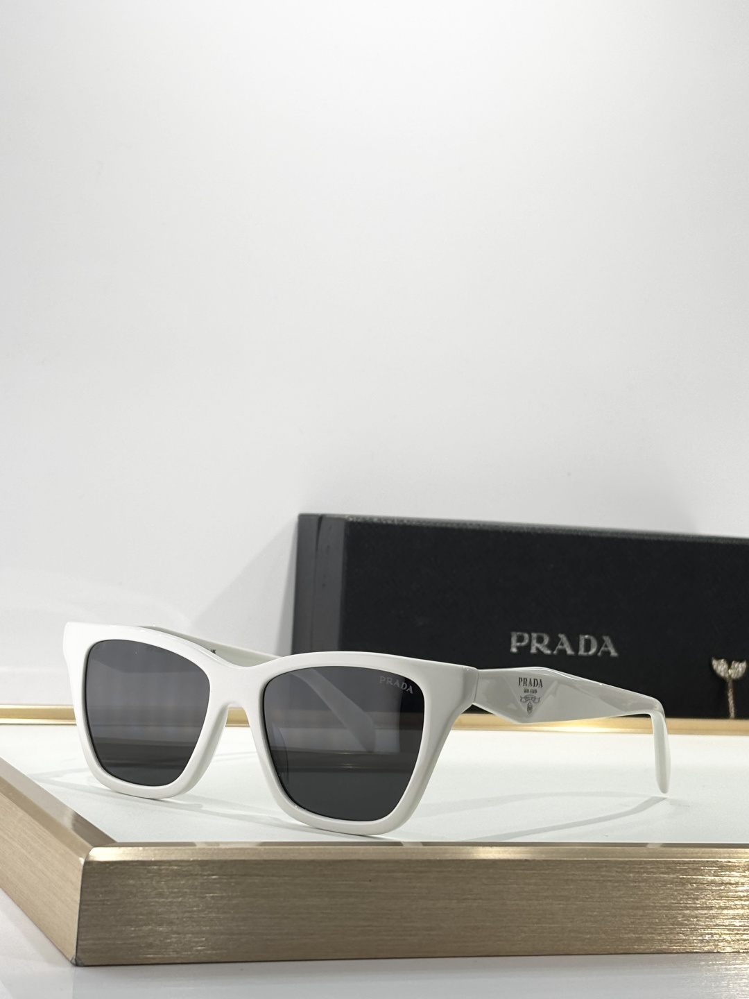 PRADAMOD：SPR C07Size：51口18 145