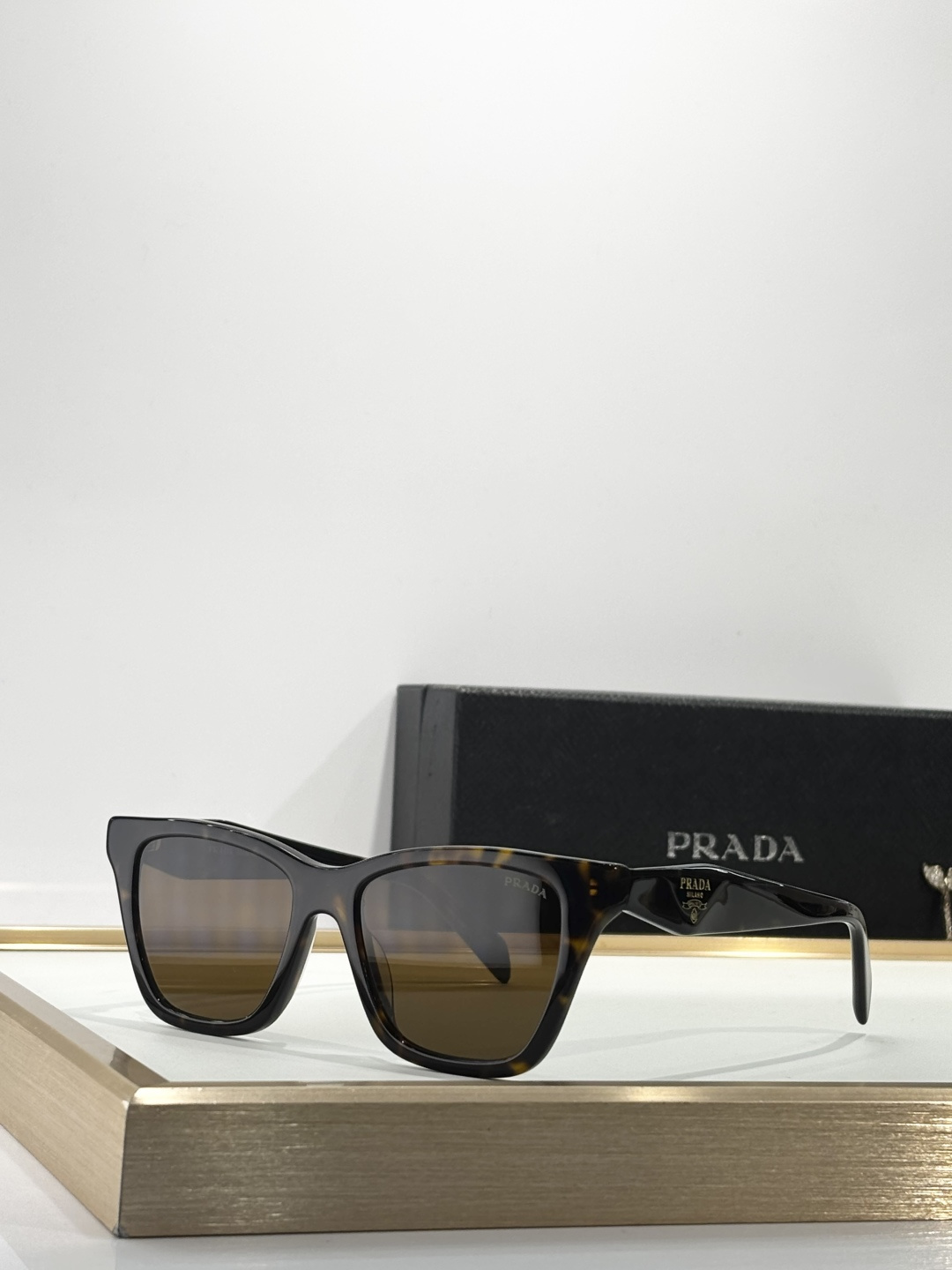 PRADAMOD：SPR C07Size：51口18 145