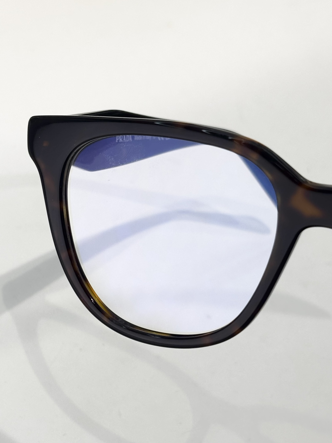 PRADAMOD：PR C11VSize：54口18 145