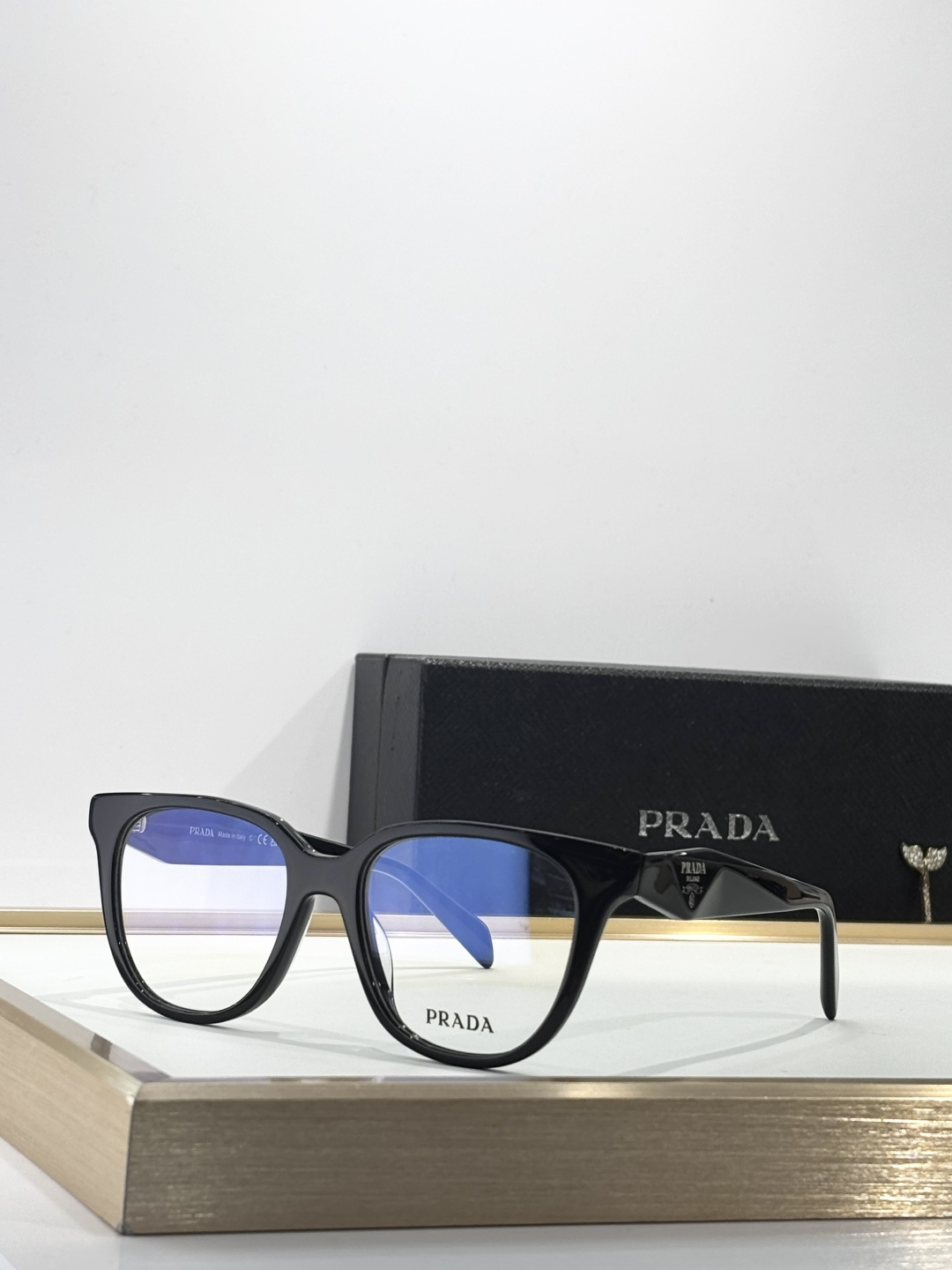 PRADAMOD：PR C11VSize：54口18 145