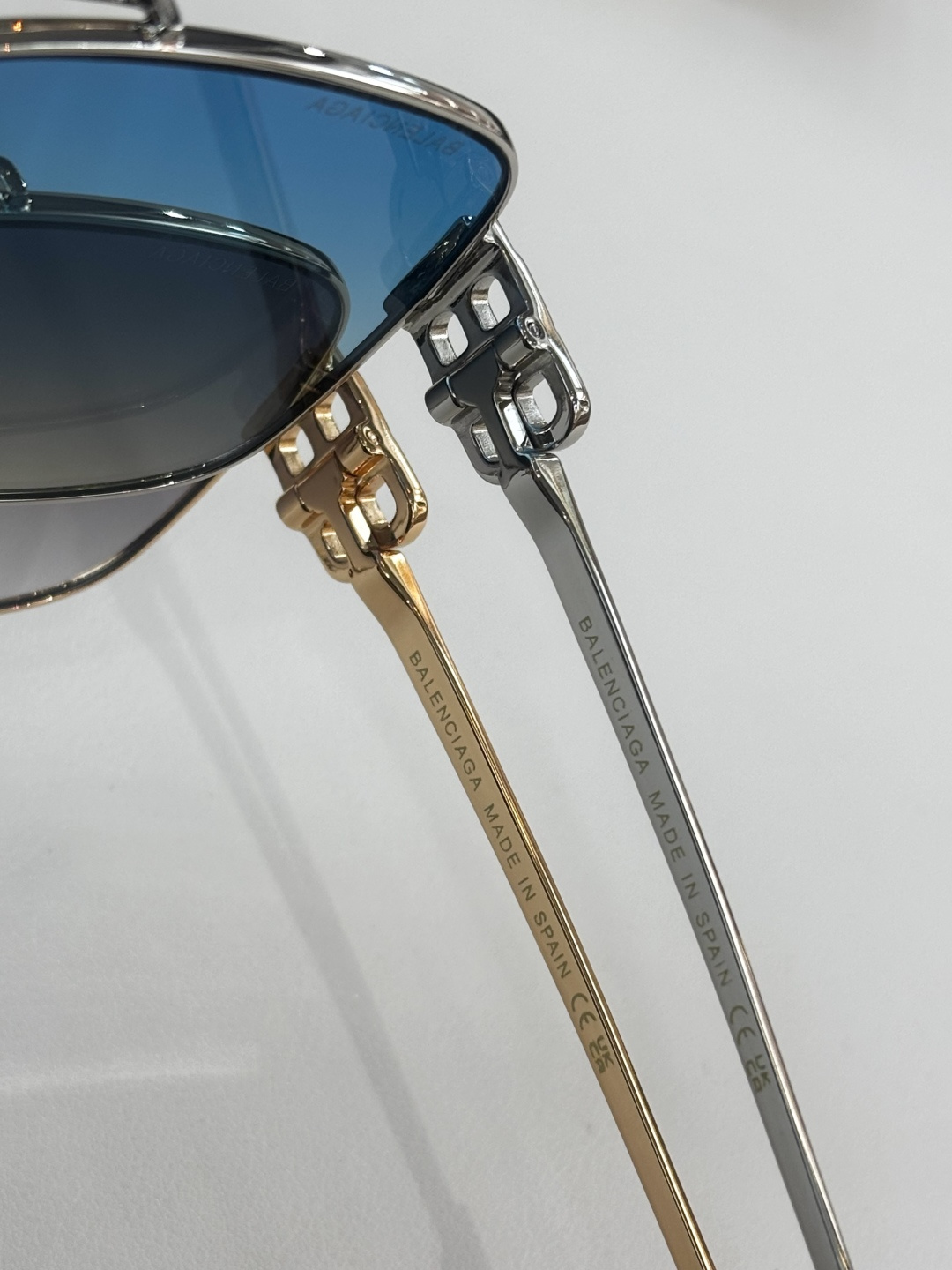 BALENCIAG*MODEL：BB04001SIZE：61口14-143
