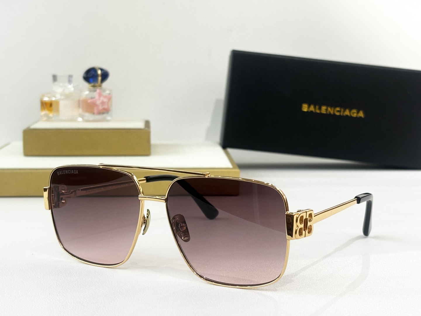 BALENCIAG*MODEL：BB04001SIZE：61口14-143