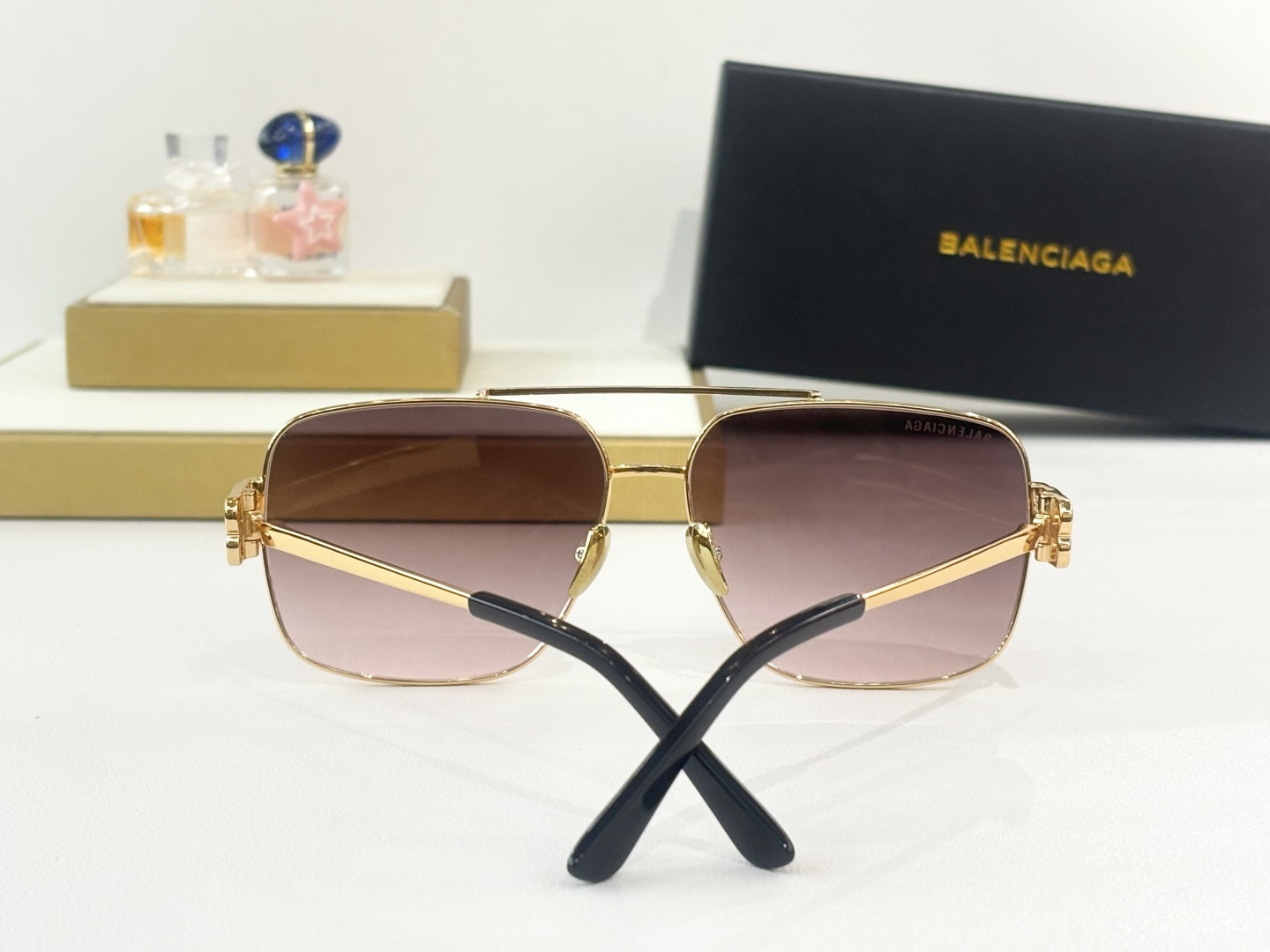 BALENCIAG*MODEL：BB04001SIZE：61口14-143