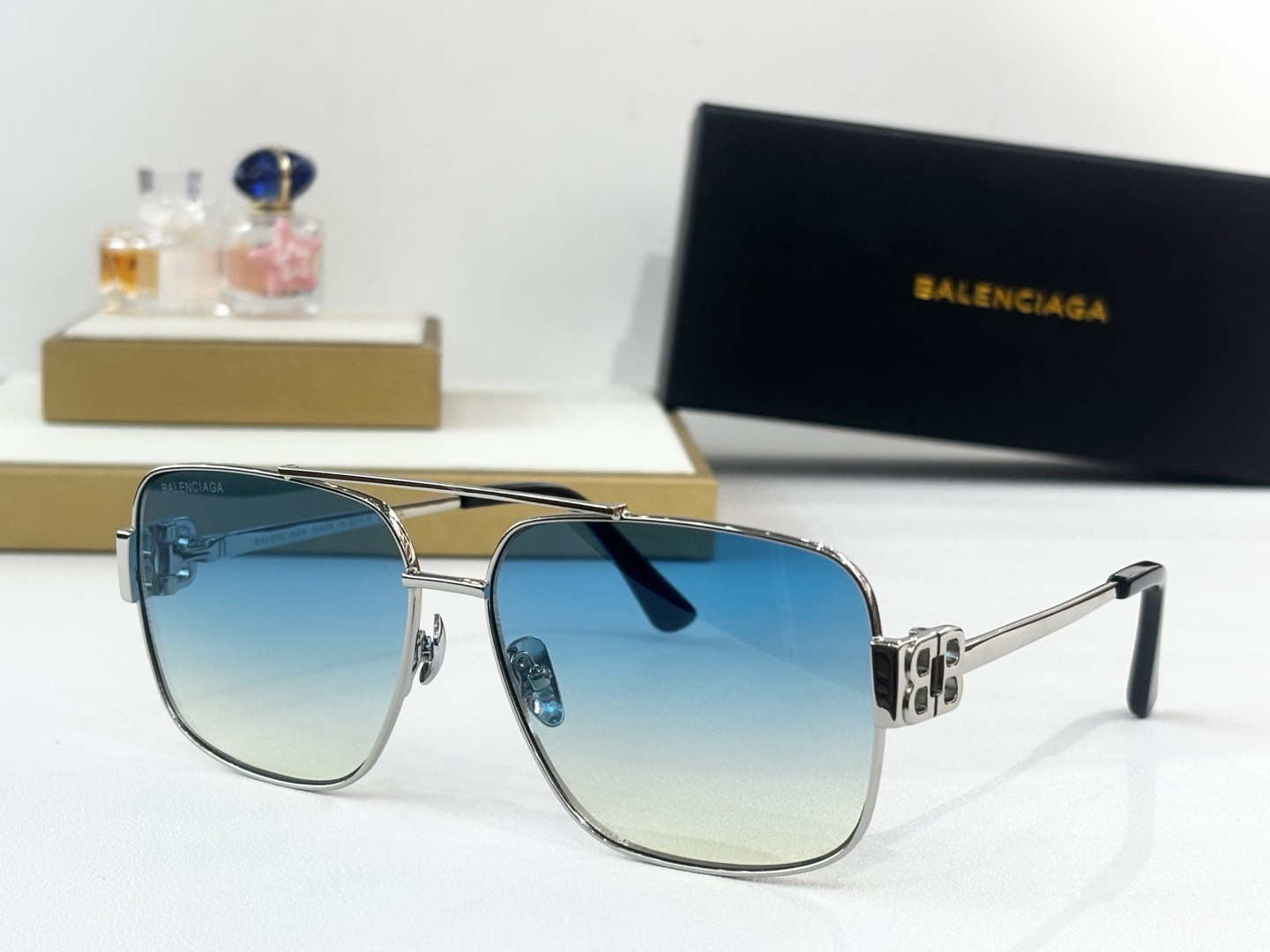 BALENCIAG*MODEL：BB04001SIZE：61口14-143