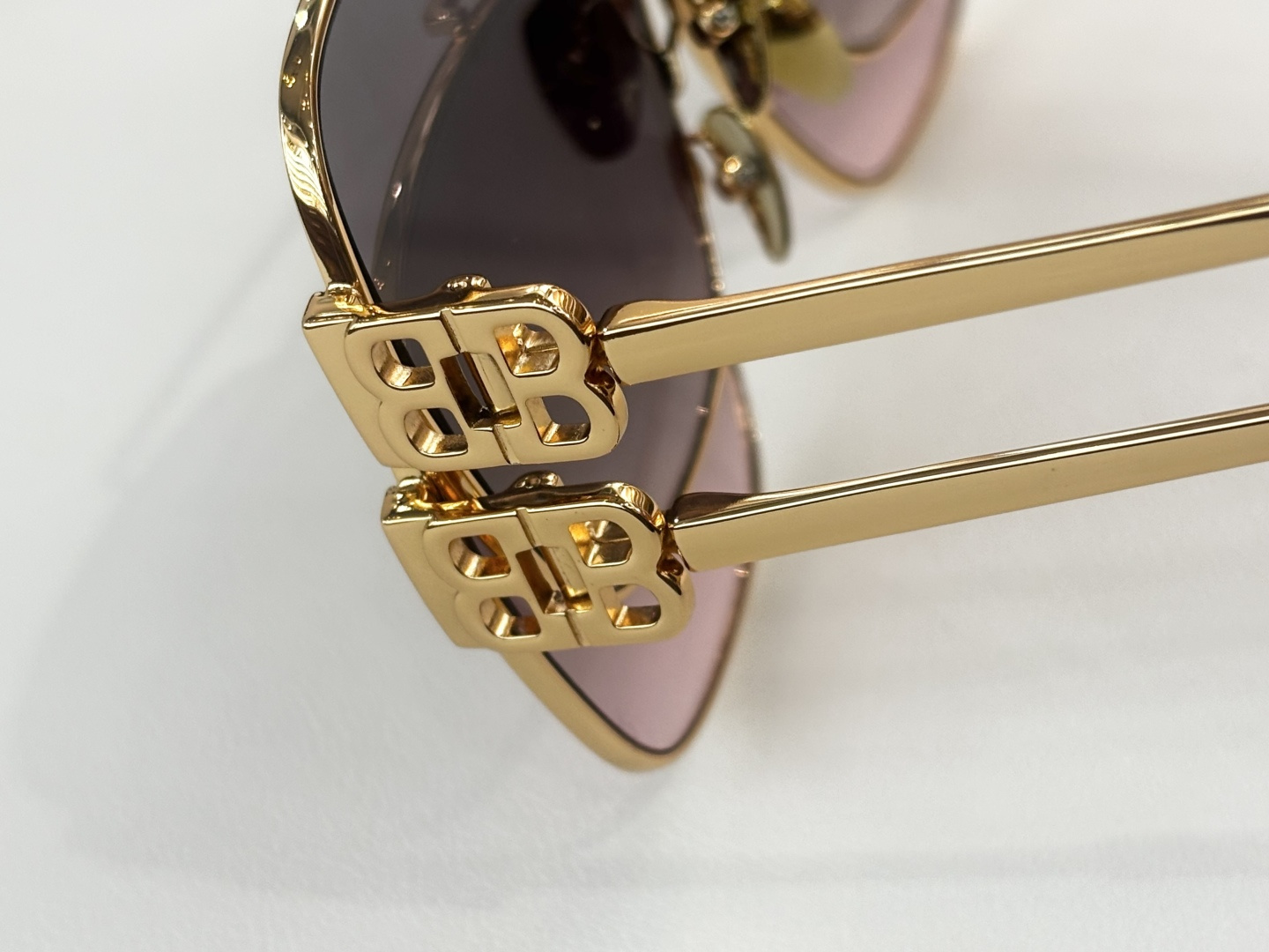 BALENCIAG*MODEL：BB04001SIZE：61口14-143