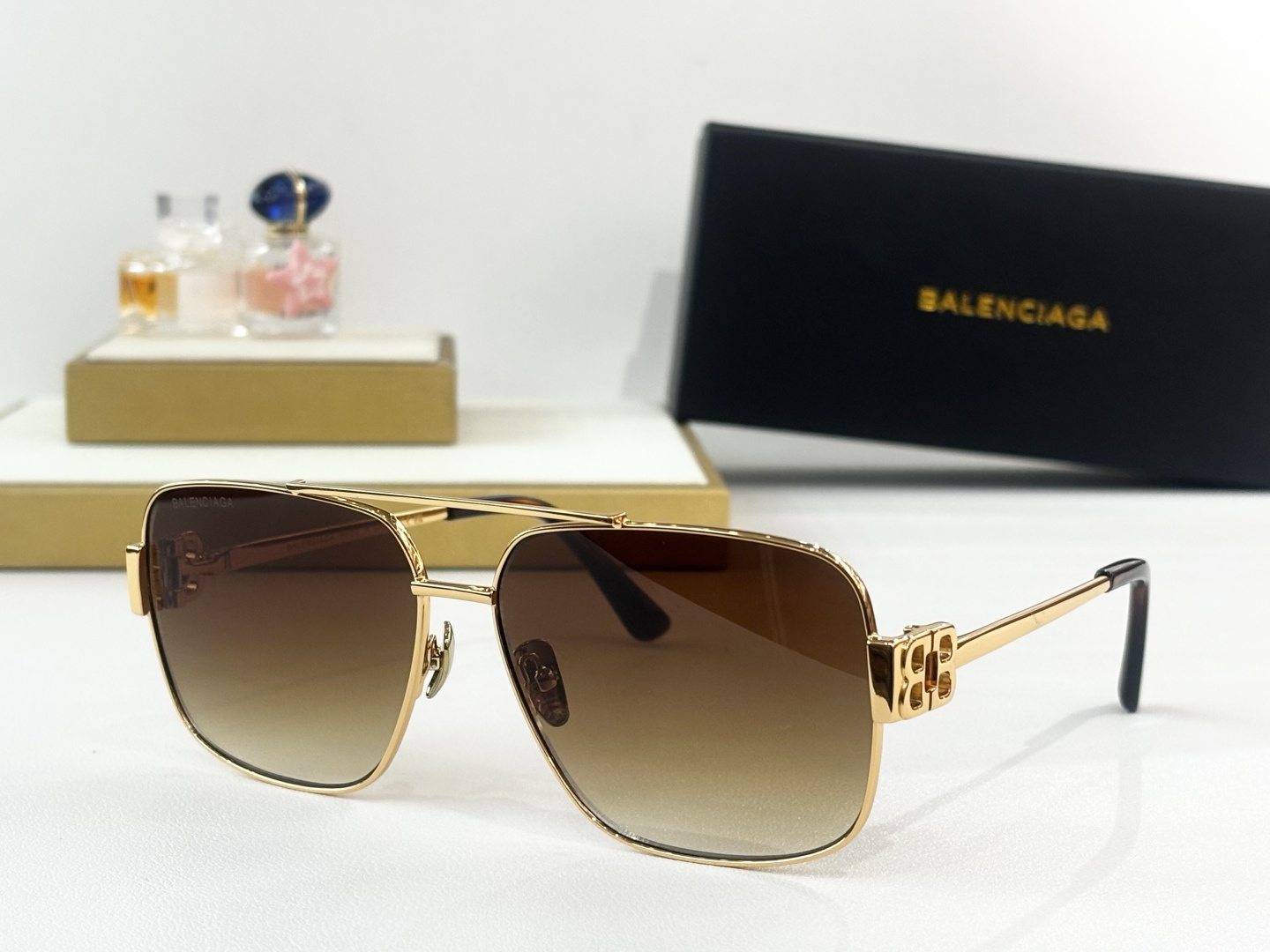 BALENCIAG*MODEL：BB04001SIZE：61口14-143