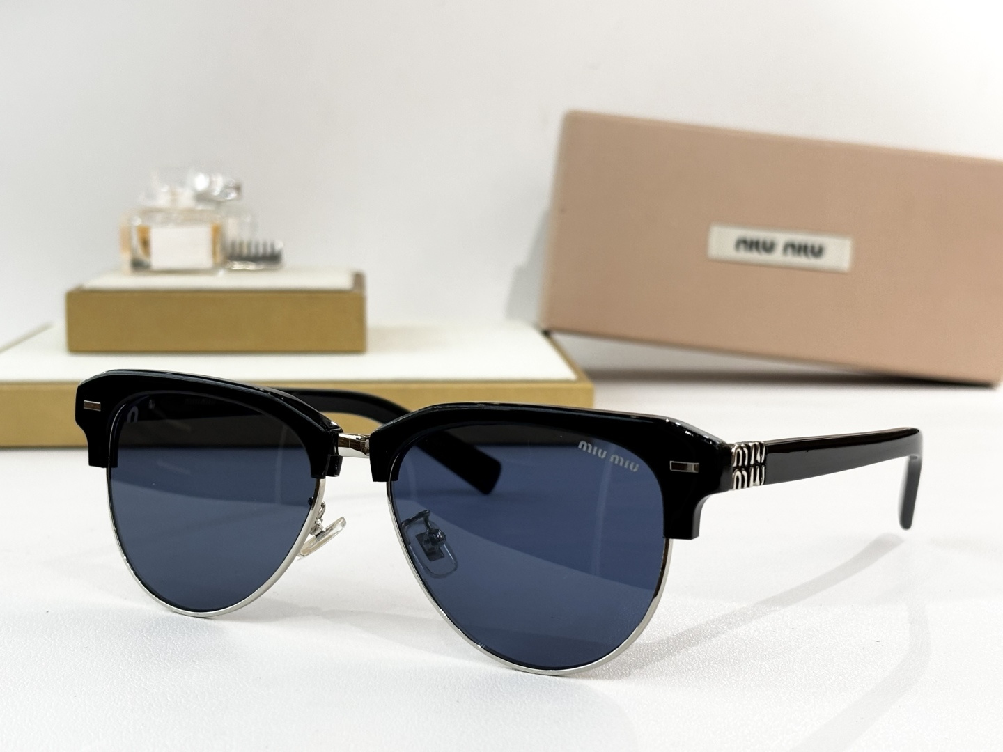 MIU MI*MODEL:VMU11ZSSIZE：57口16-145