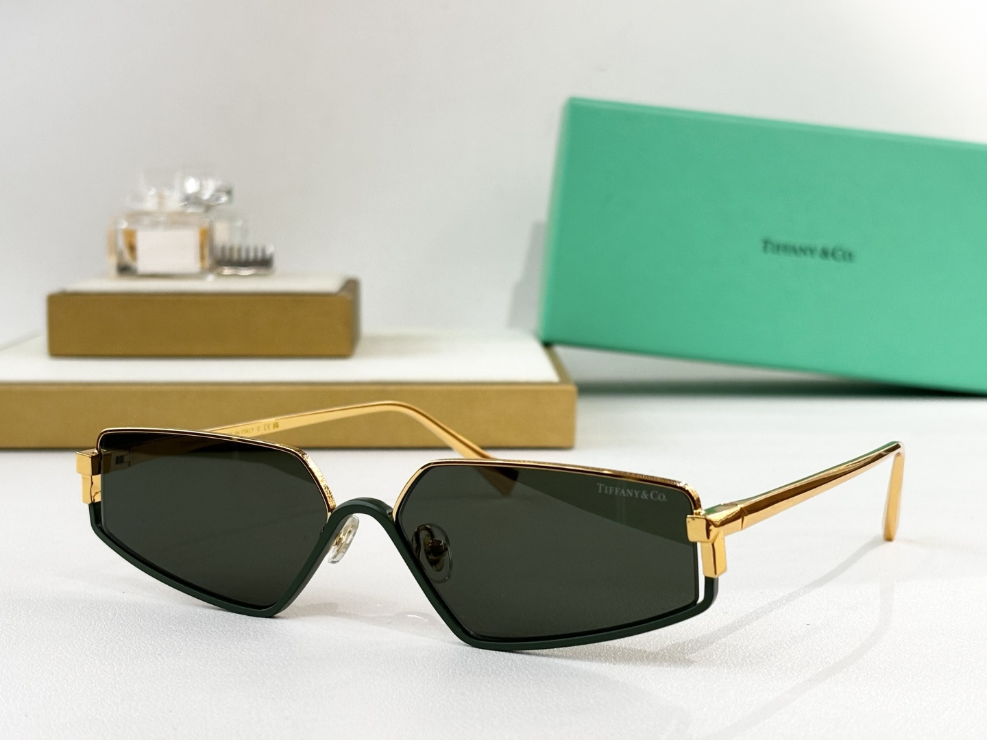 TIFFANY&Co.MODEL：TF3113KBSIZE：61口13-142