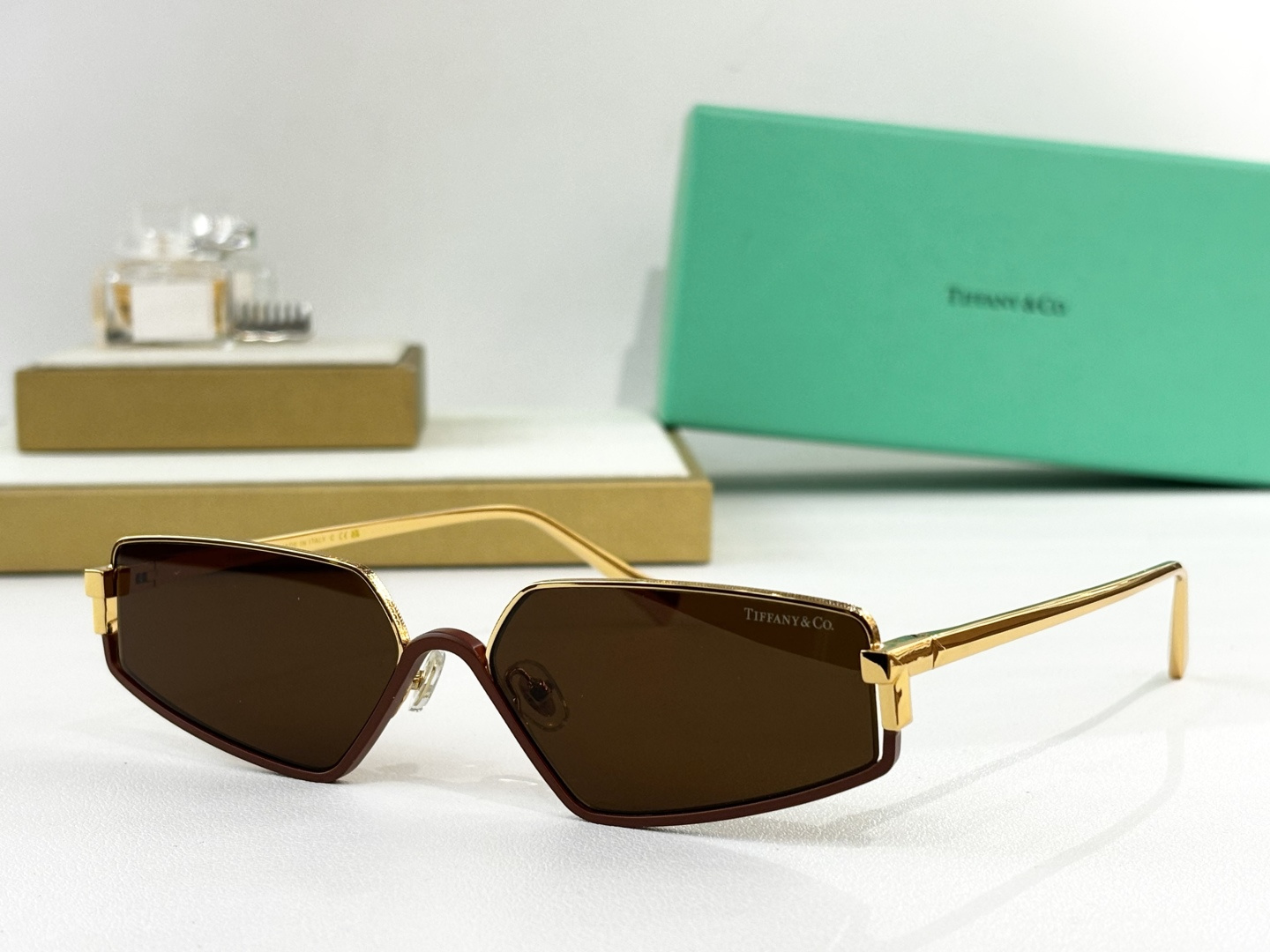 TIFFANY&Co.MODEL：TF3113KBSIZE：61口13-142