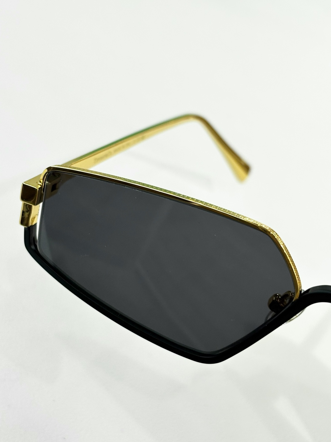 TIFFANY&Co.MODEL：TF3113KBSIZE：61口13-142